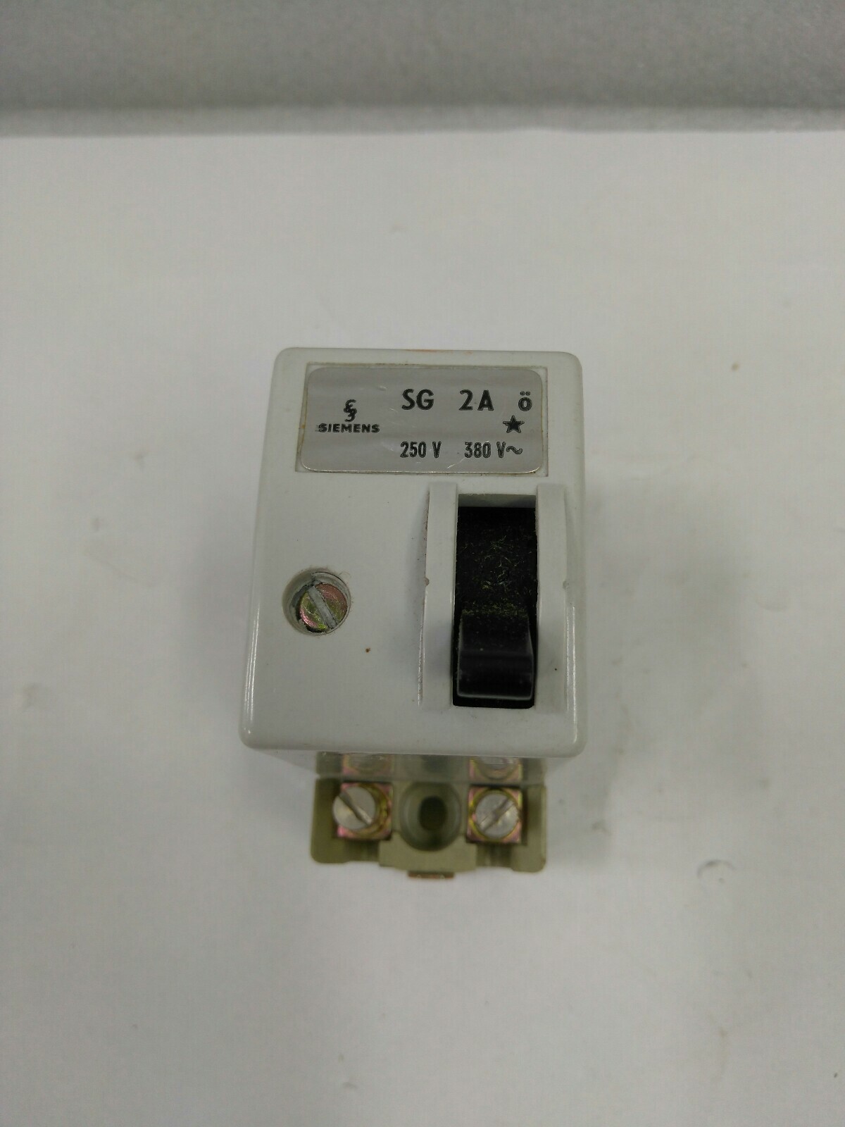 Siemens SOCKEL-AUTOMAT Circuit Breaker SG 2A ,250V- 380V, 2 POLE (18C1