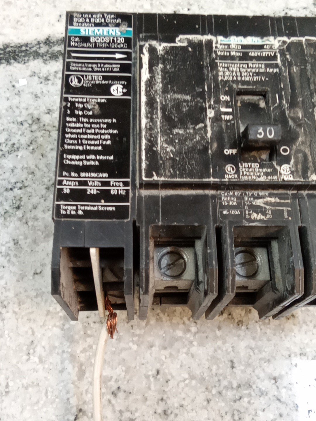 Siemens/BQD330/30A/3P/480Y/277V/BQD/BOLT ON/Breaker W/ BQDST120 Shunt TRIP(22C3