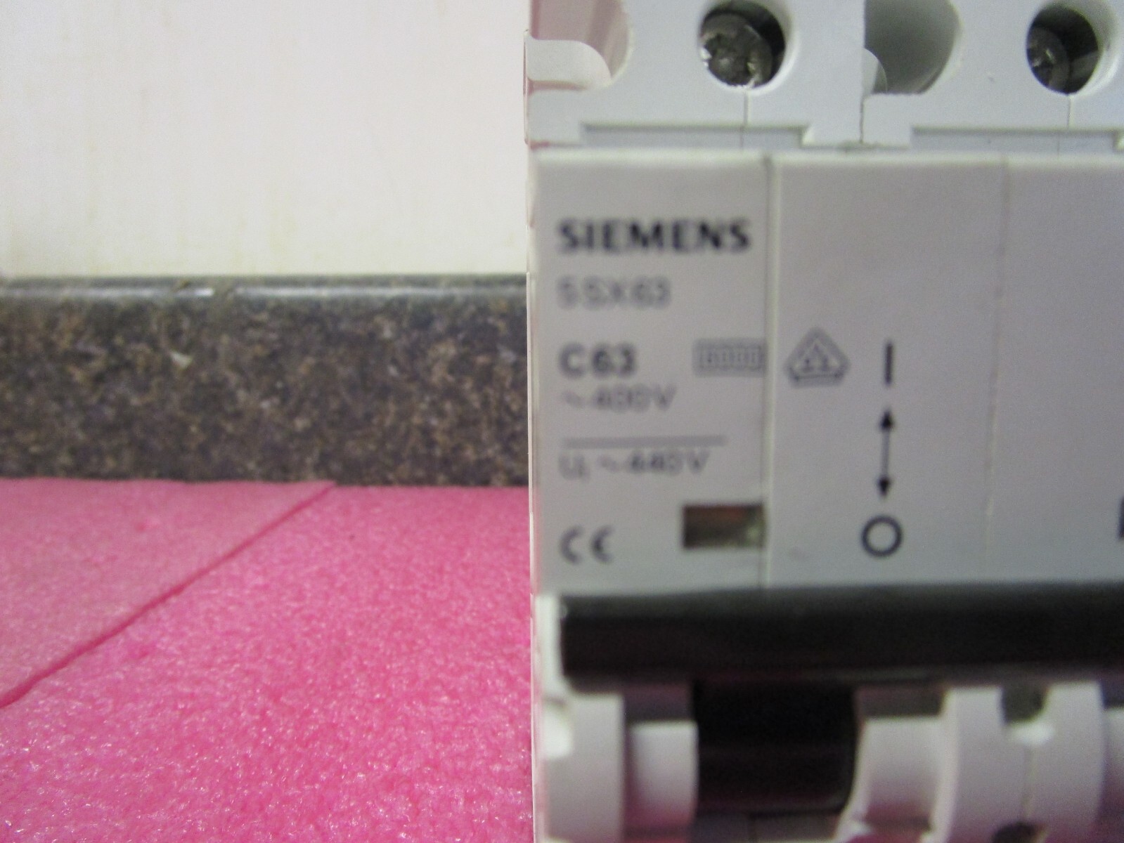 Siemens 5SX63 C63 Circuit Breaker, 400-440V 3-Pole