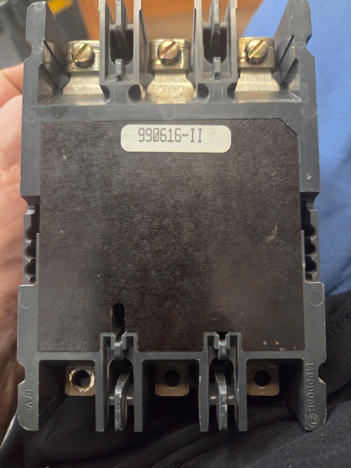 🤪 CUTLER HAMMER 100 AMP CIRCUIT BREAKER 240 VAC 3 POLE ED3100
