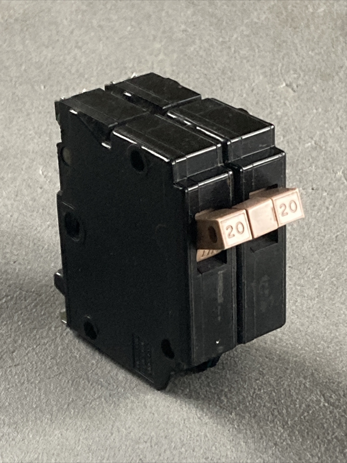 Cutler Hammer 20 Amp 2 Pole Circuit Breaker CH220 Half 1/2 Notch Metal Foot