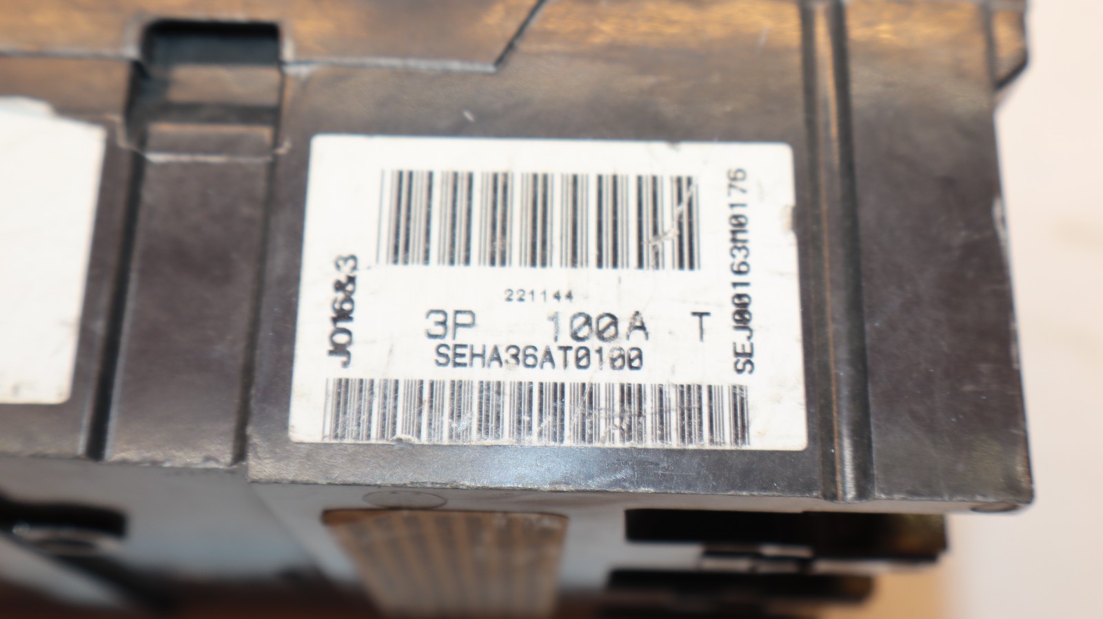 GE 100A 100 Amp Spectra Circuit Breaker 600V 3-Pole SELA36AT0100 W/O Plug