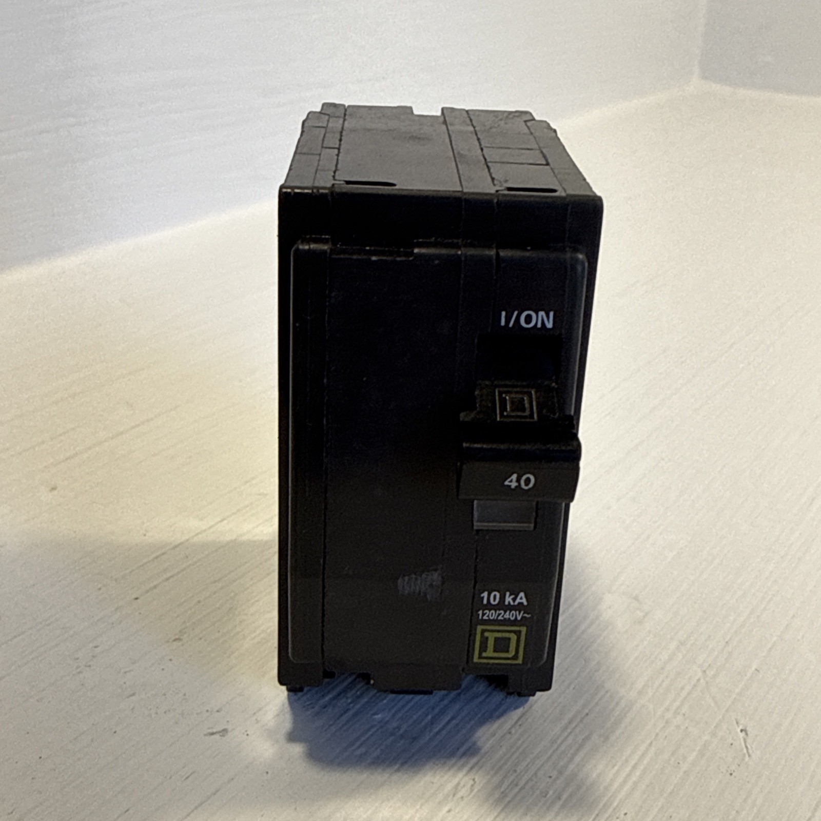 Square D QO240 40 Amp 2 Pole 120/240 Volt Plug-In 40A 2P Q0 Breaker YELLOW FACE