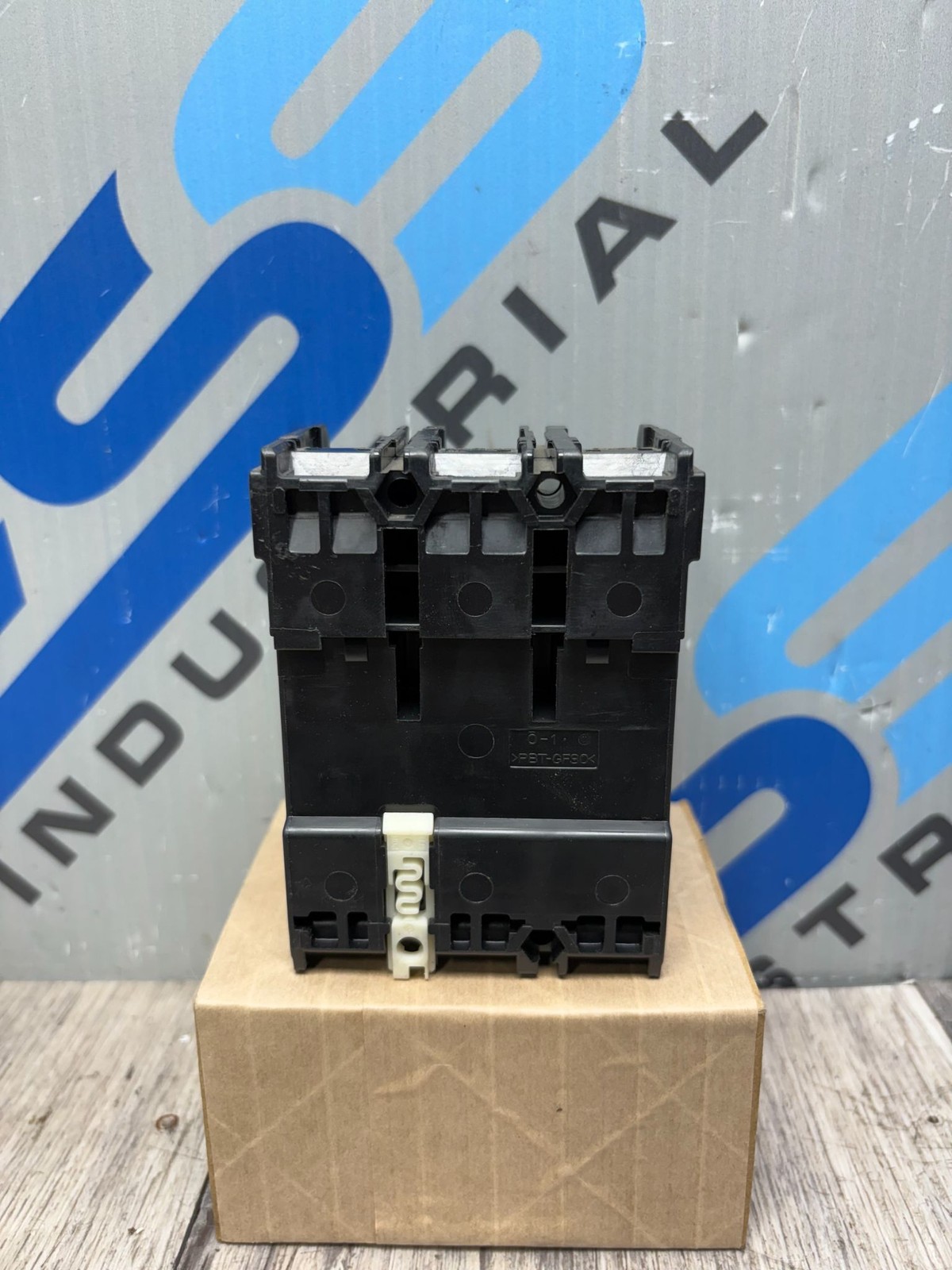 FUJI ELECTRIC CIRCUIT BREAKER EG53AC CLASS 1 240VAC 21mA