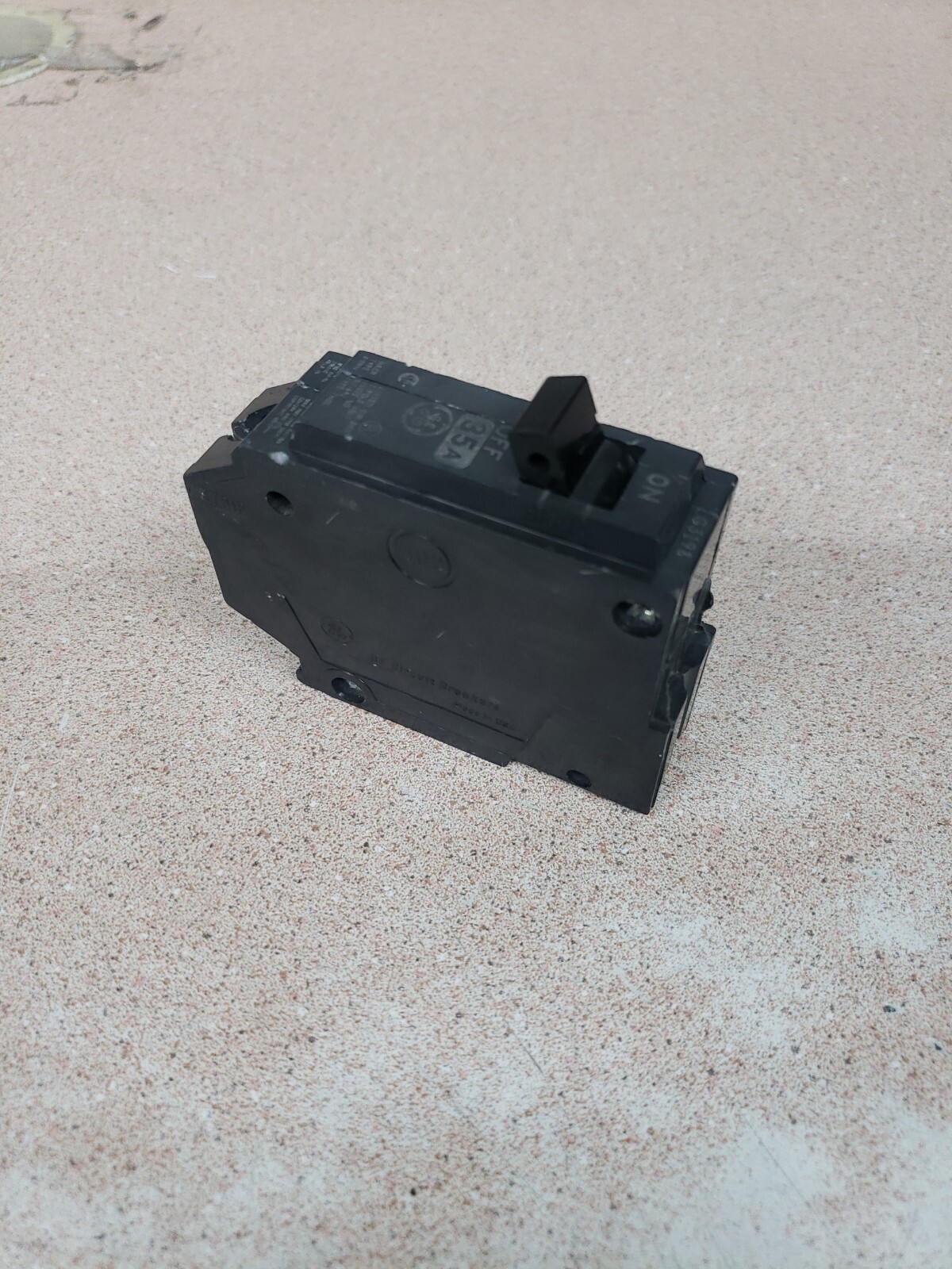 General Electric TYPE THQL THQL1135 35 AMP 1 Pole 240VA GROVE breaker New Type!
