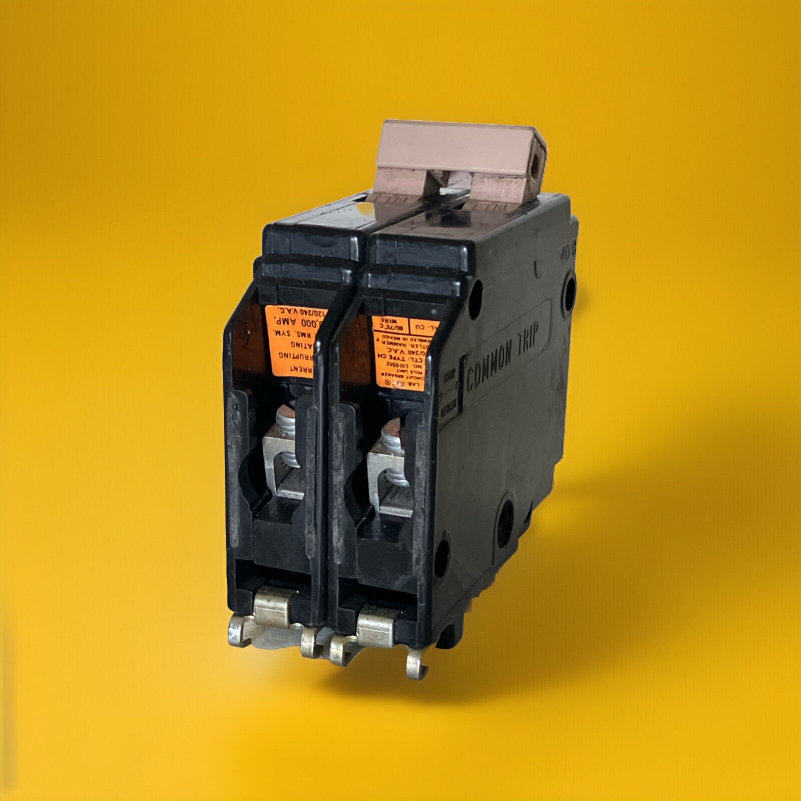 Eaton Cutler Hammer 30Amp 2 Pole Circuit Breaker CH230 METAL FOOT (no notch)
