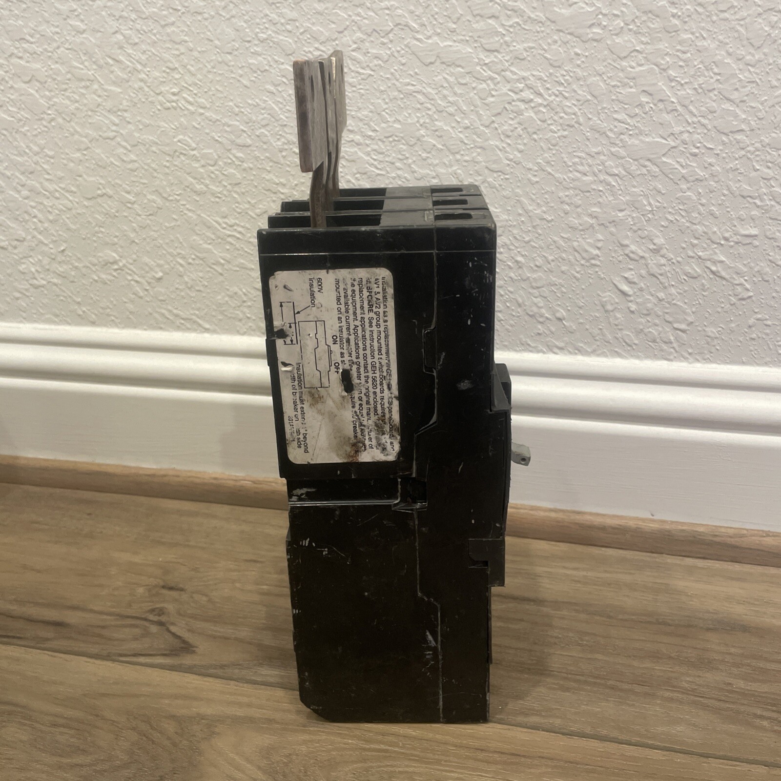 GE SPECTRA RMS 250 AMP CIRCUIT BREAKER 600V 3P SFLA36AT0250 W/ 225A TRIP