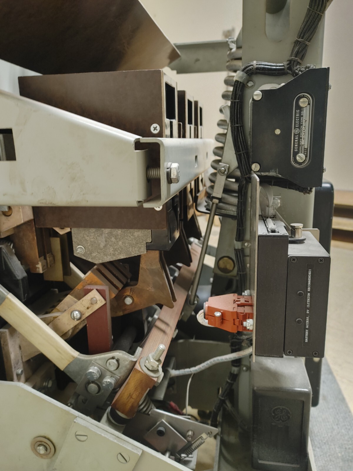 General Electric AK-1-50-7 1600A Air Breaker W/ AC Satin American etd