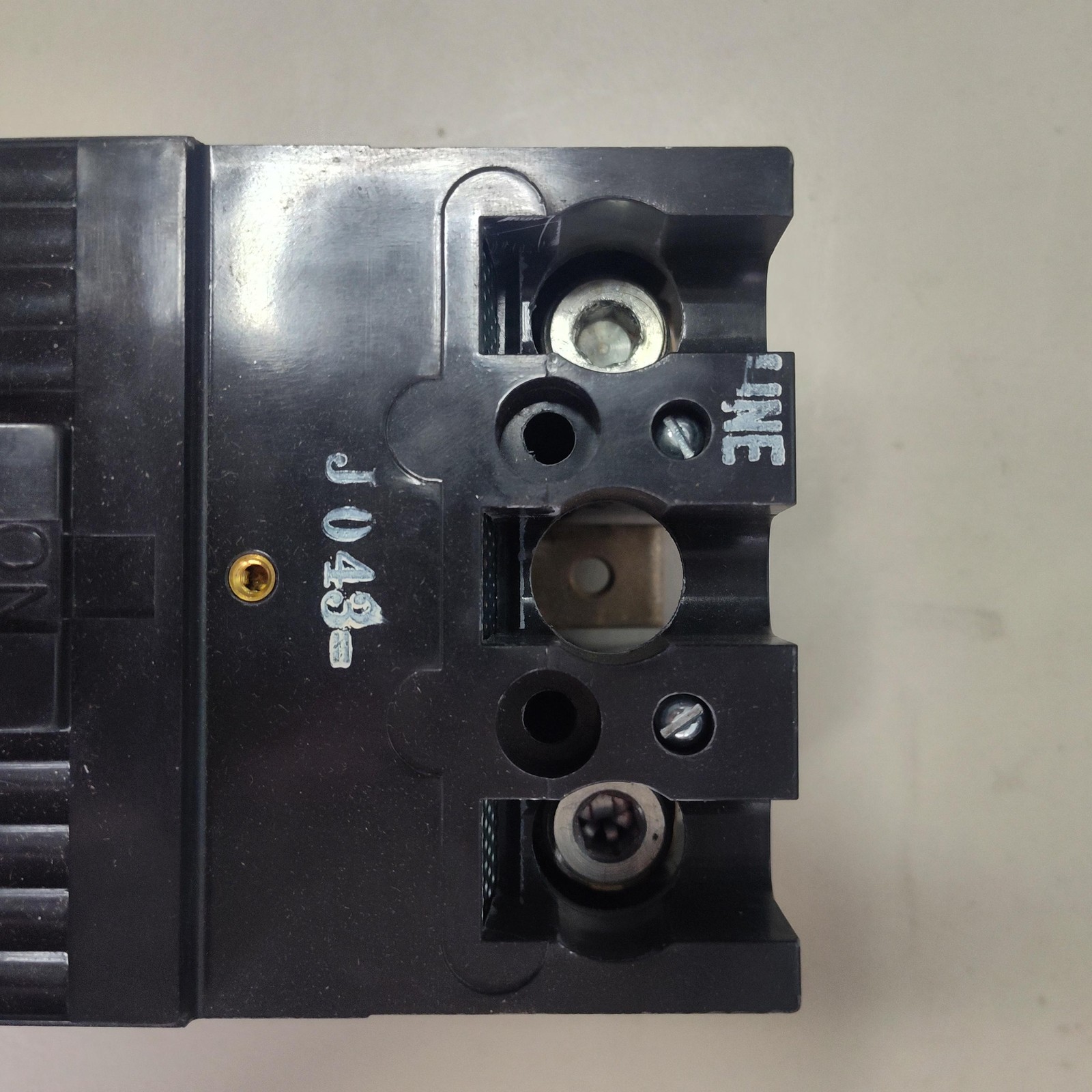 GE TFK236F000 F-225 Main Circuit Breaker Frame 3 Pole 225A 600VAC Black Used