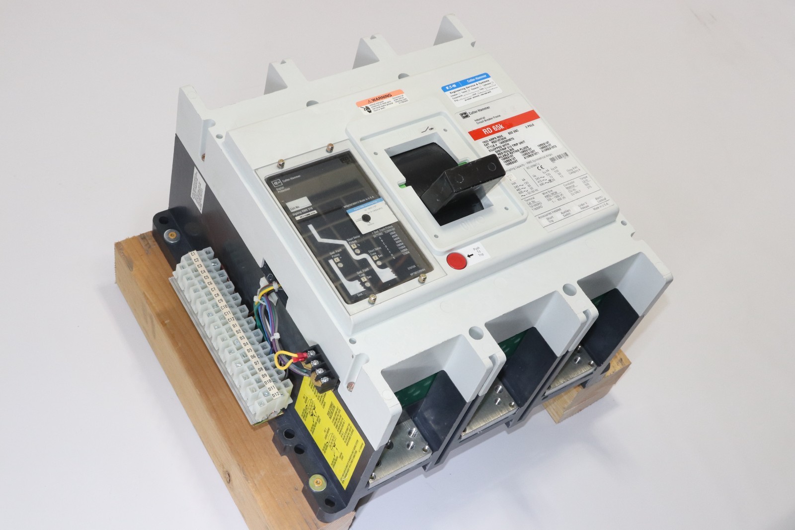 CUTLER HAMMER RD316T36W 1600A 3-POLE BOLT-ON CIRCUIT BREAKER 600V 65KA@480 RD65K