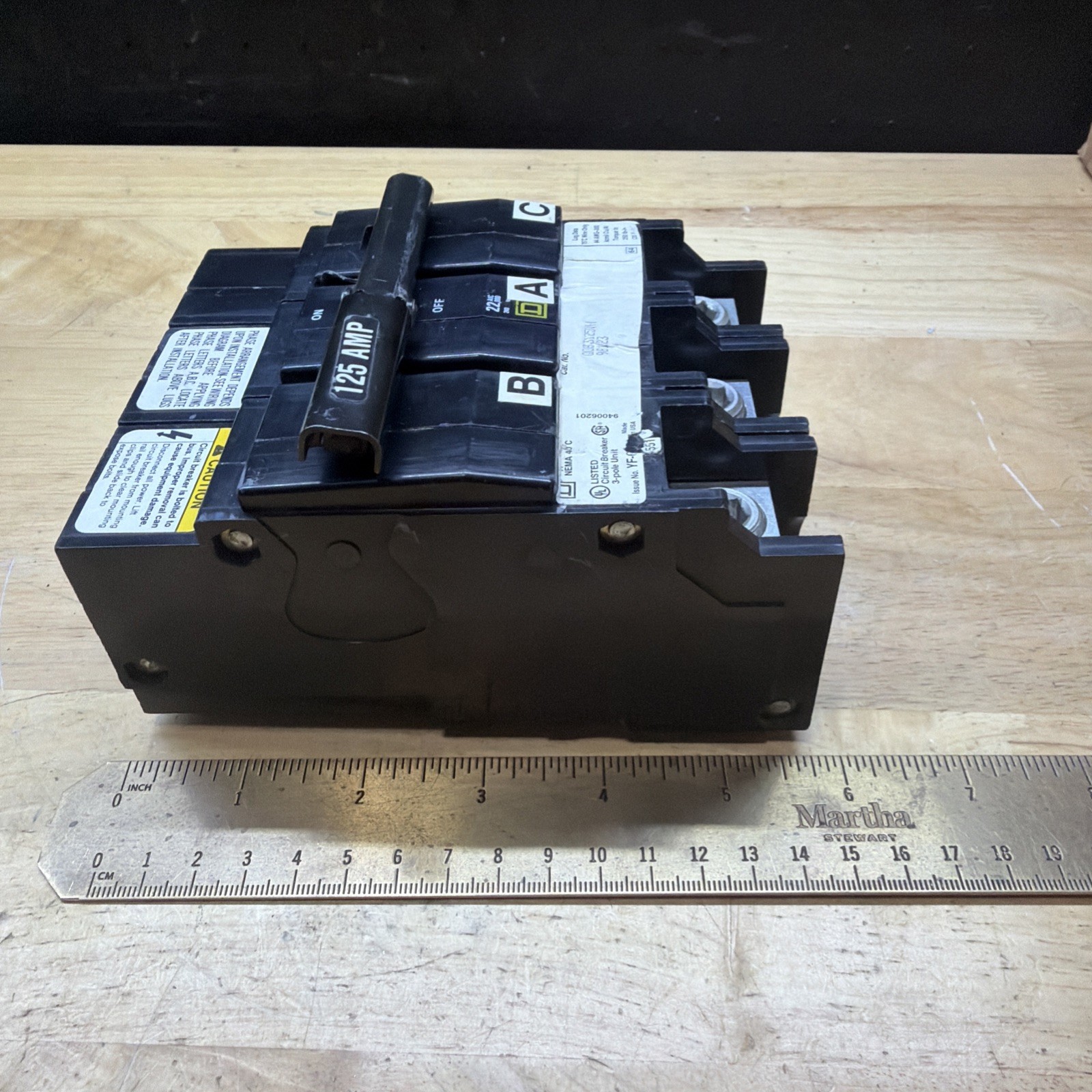 Square D QOB3125VH 3 Pole 125 Amp 22kA 240V Bolt-On Circuit Breaker Tested
