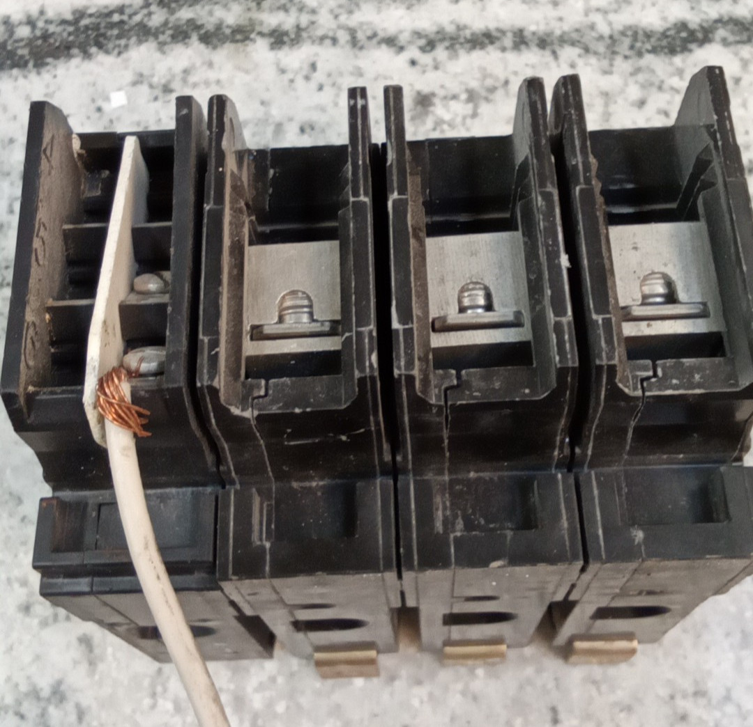 Siemens/BQD330/30A/3P/480Y/277V/BQD/BOLT ON/Breaker W/ BQDST120 Shunt TRIP(22C3