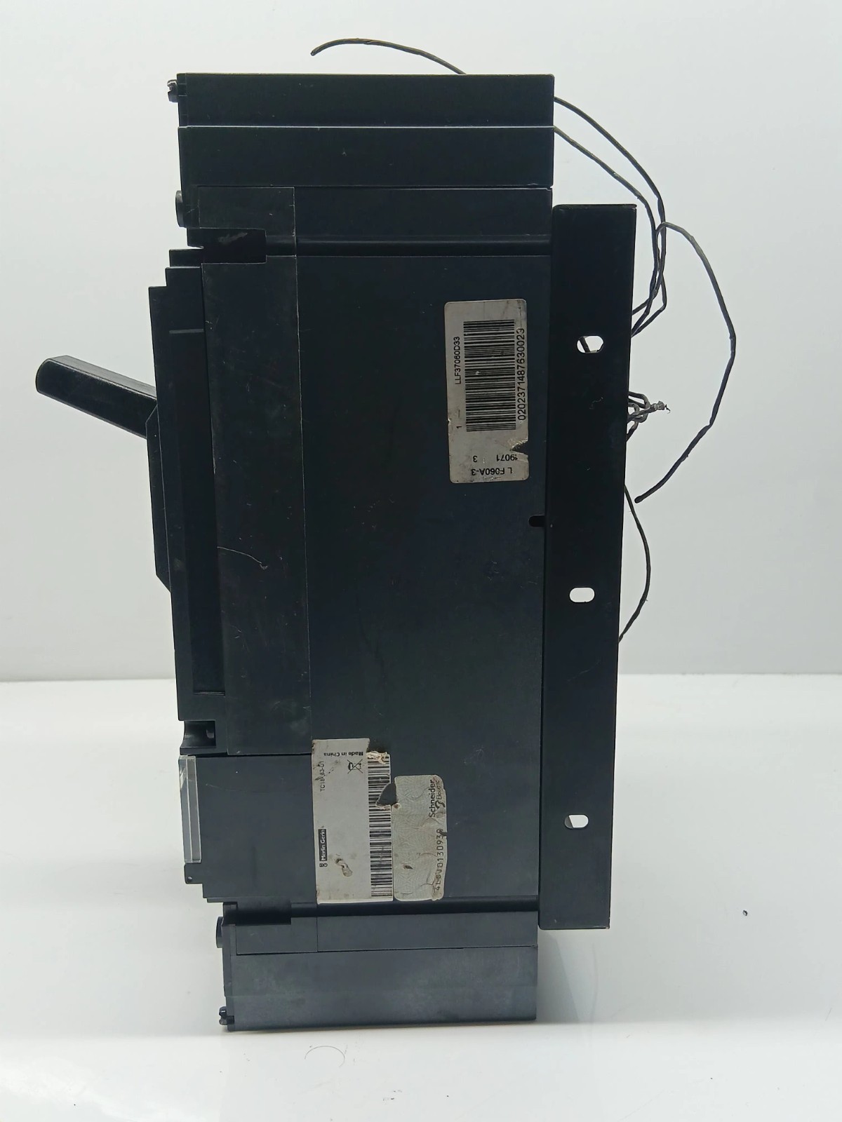 SQUARE D LL 1200 LL37060D33 3 POLE 630 AMPS CIRCUIT BREAKER
