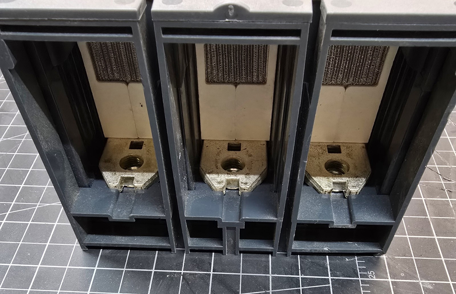 Schneider electric Square D LL 1200 Circuit breaker LLF37060D33 600A