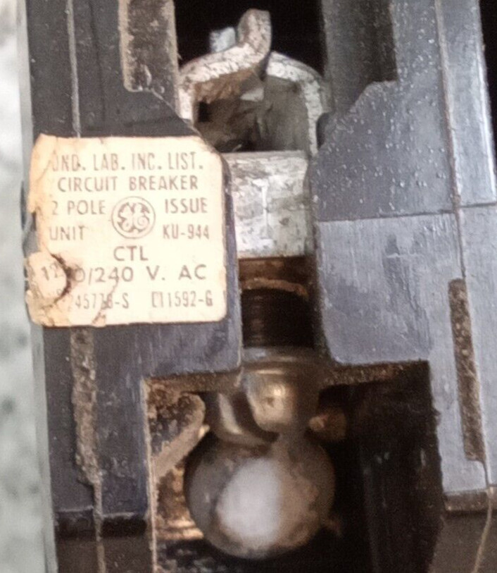 General Electric/Breaker/ TQB2120 /20A /2P/240V/TQL-AC/GROVE /Bolt-On/USE( L164