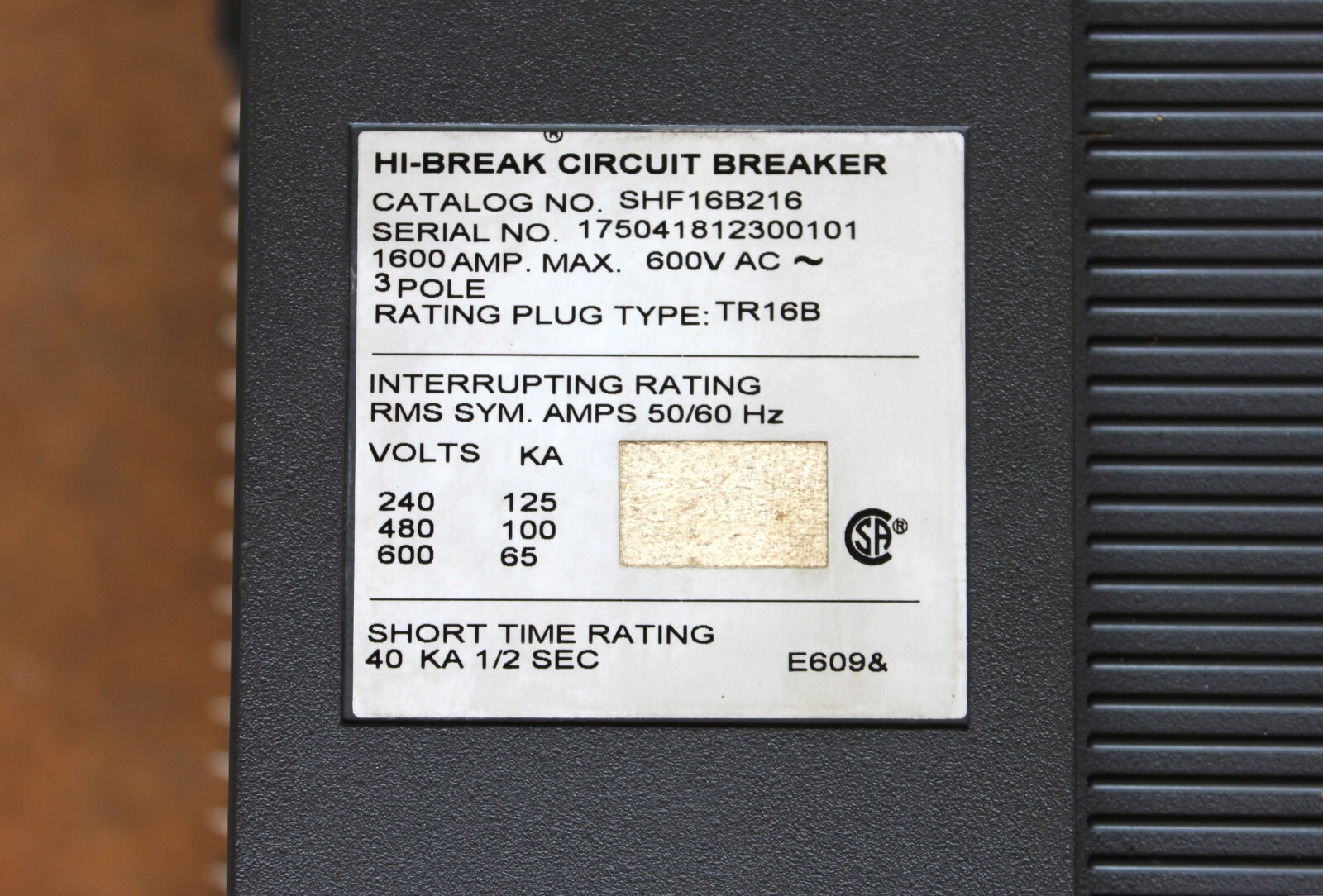 GE POWER BREAK II HI BRK 1600 AMP CIRCUIT BREAKER SHF16B216 – 600V AC 3 POLES