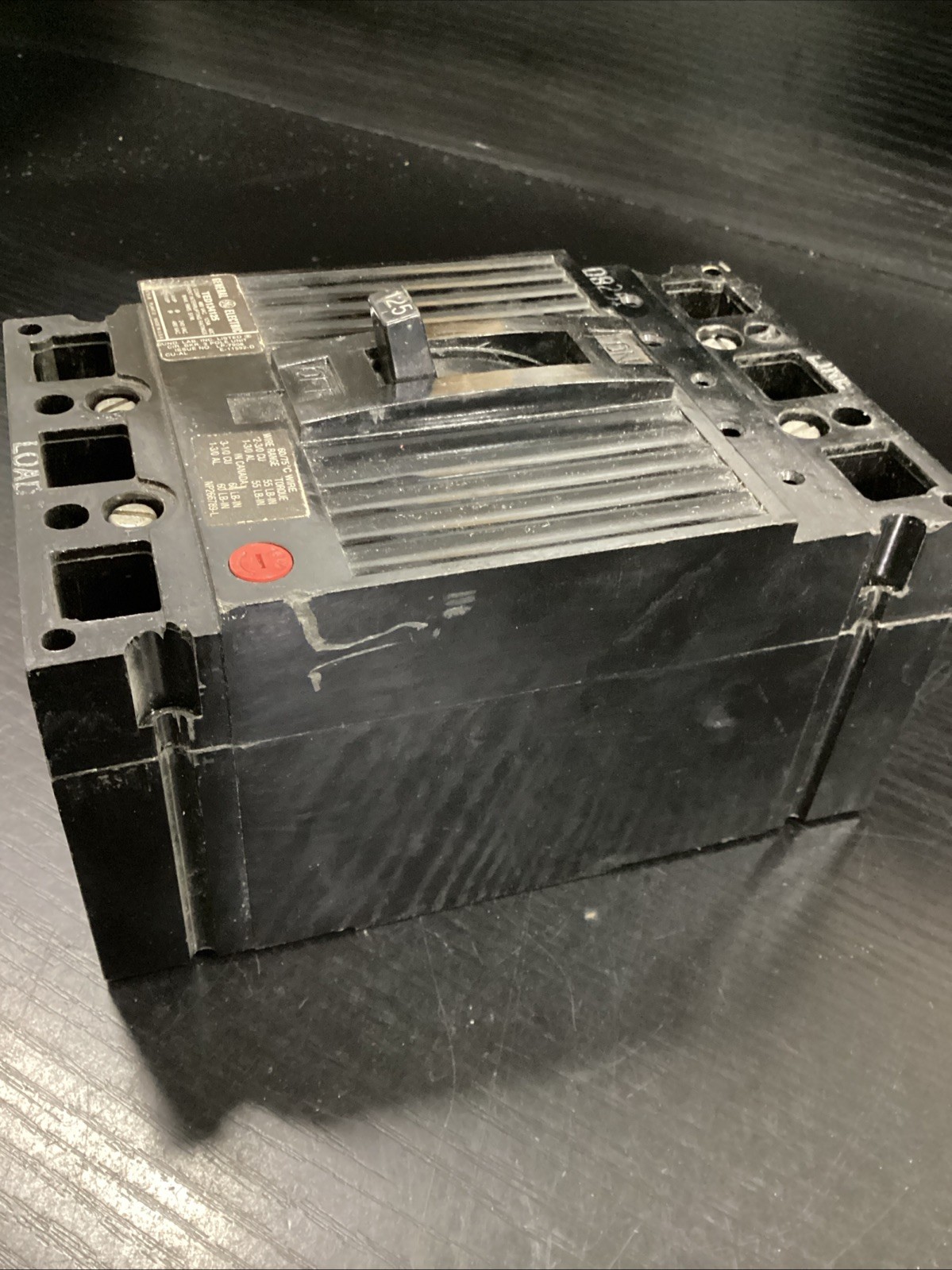 GE TED134125 Circuit Breaker 480 VAC 125A 3 Pole Bolt On Used *missing screw