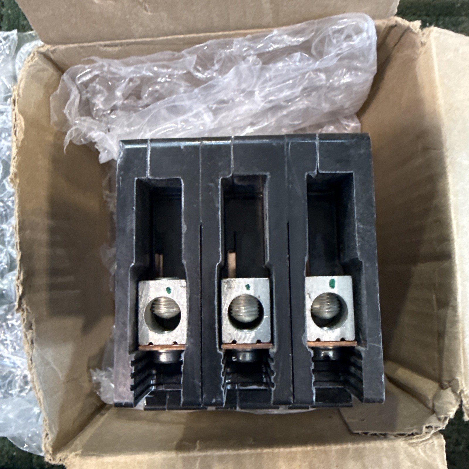 Square D EDB34100 100A 480/277V 3-Pole Bolt-On Magnetic Breaker New Open Box