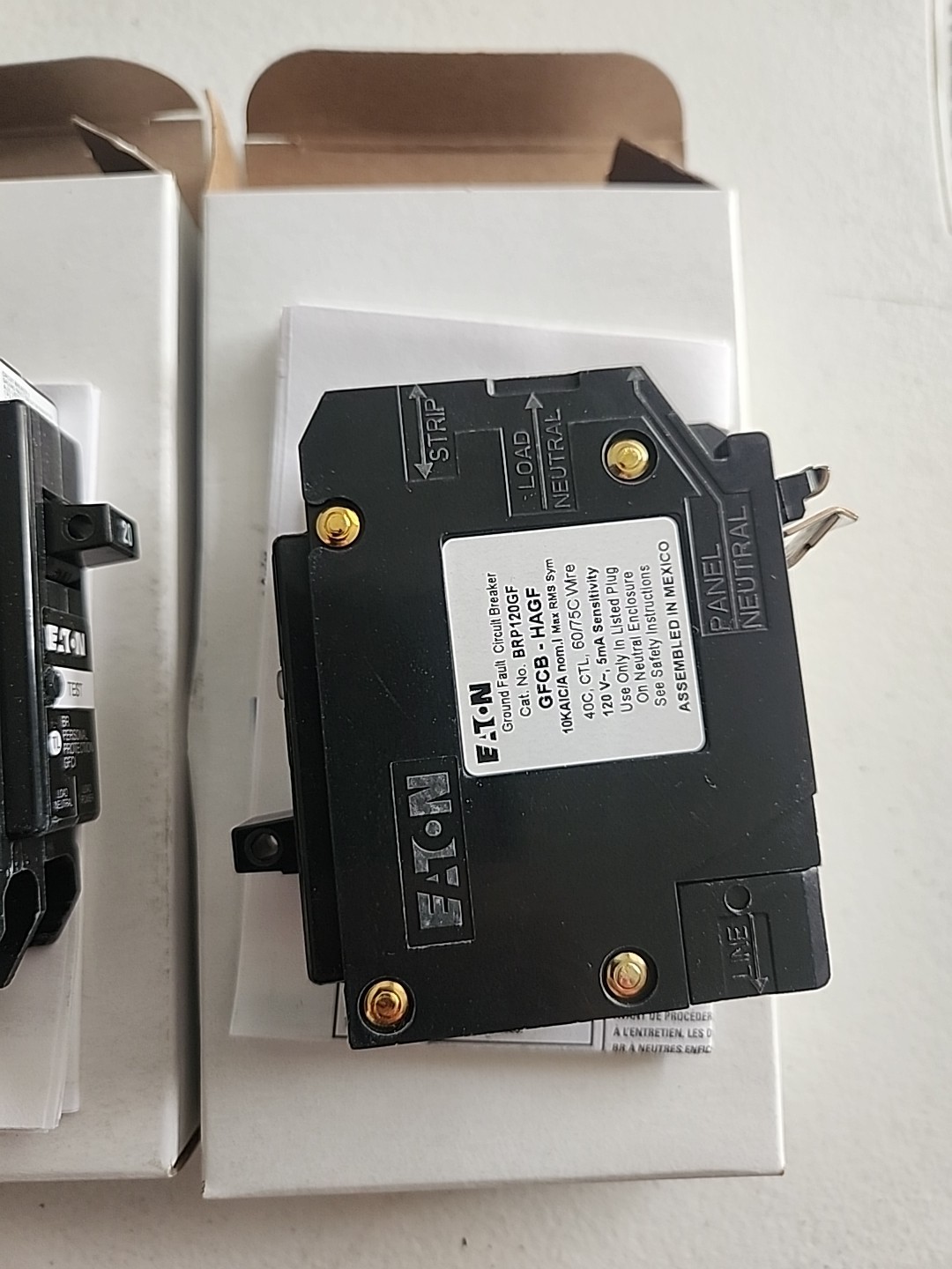 NOS LOT OF 2 – Eaton BRP120GF GFCI Circuit Breaker