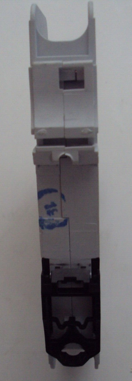 GENERAL ELECTRIC MINI CIRCUIT BREAKER EP101ULH P/N: 690275 C15 AMP 120V 1 POLE