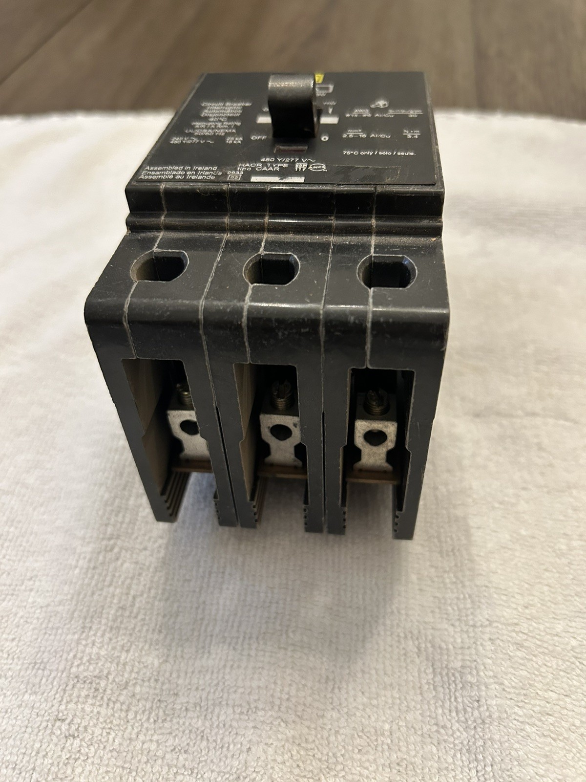 Square D EDB34030 Bolt On Circuit Breaker 30A 3P 480Y/277V HACR Type 50/60Hz