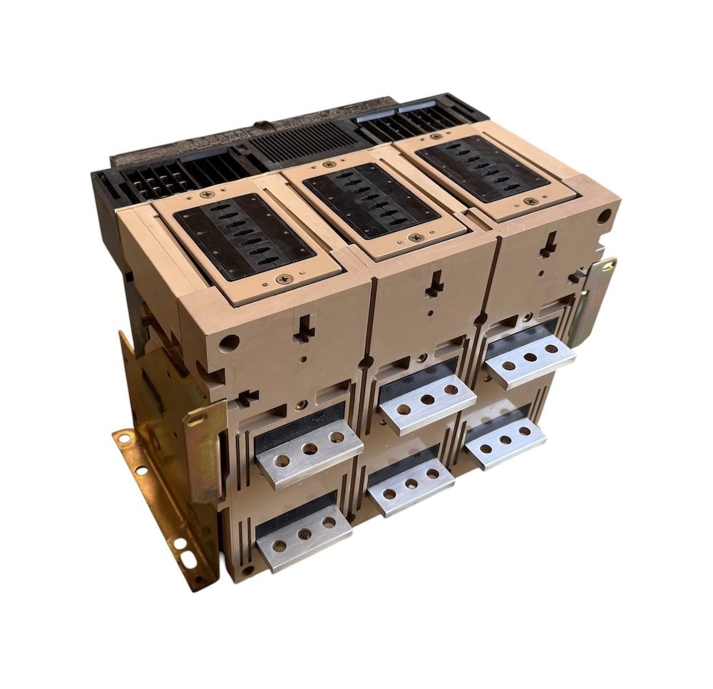 Merlin Gerin MP08H1 3P 800 Amp MasterPact Breaker (No Controls)