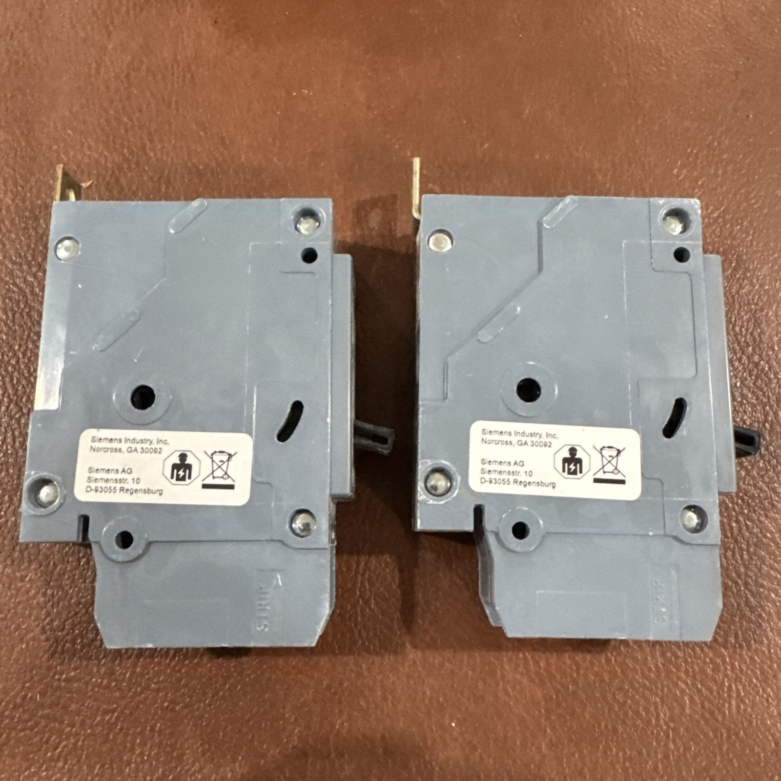 Lot of 2 Siemens BQD120 Molded Case Circuit Breaker 277 VAC 20A 1P 14 kA