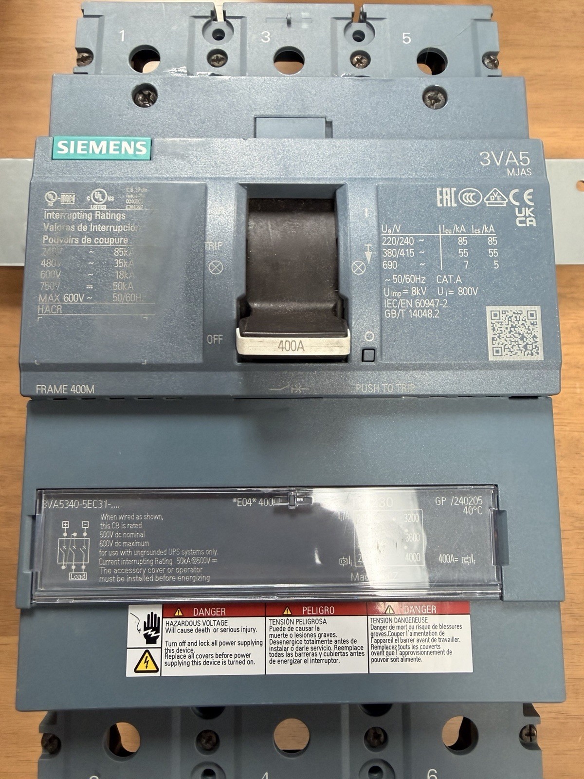 3VA5340-5EC31-0AA0 SIEMENS 3 POLE 400A 600 VOLT CIRCUIT BREAKER