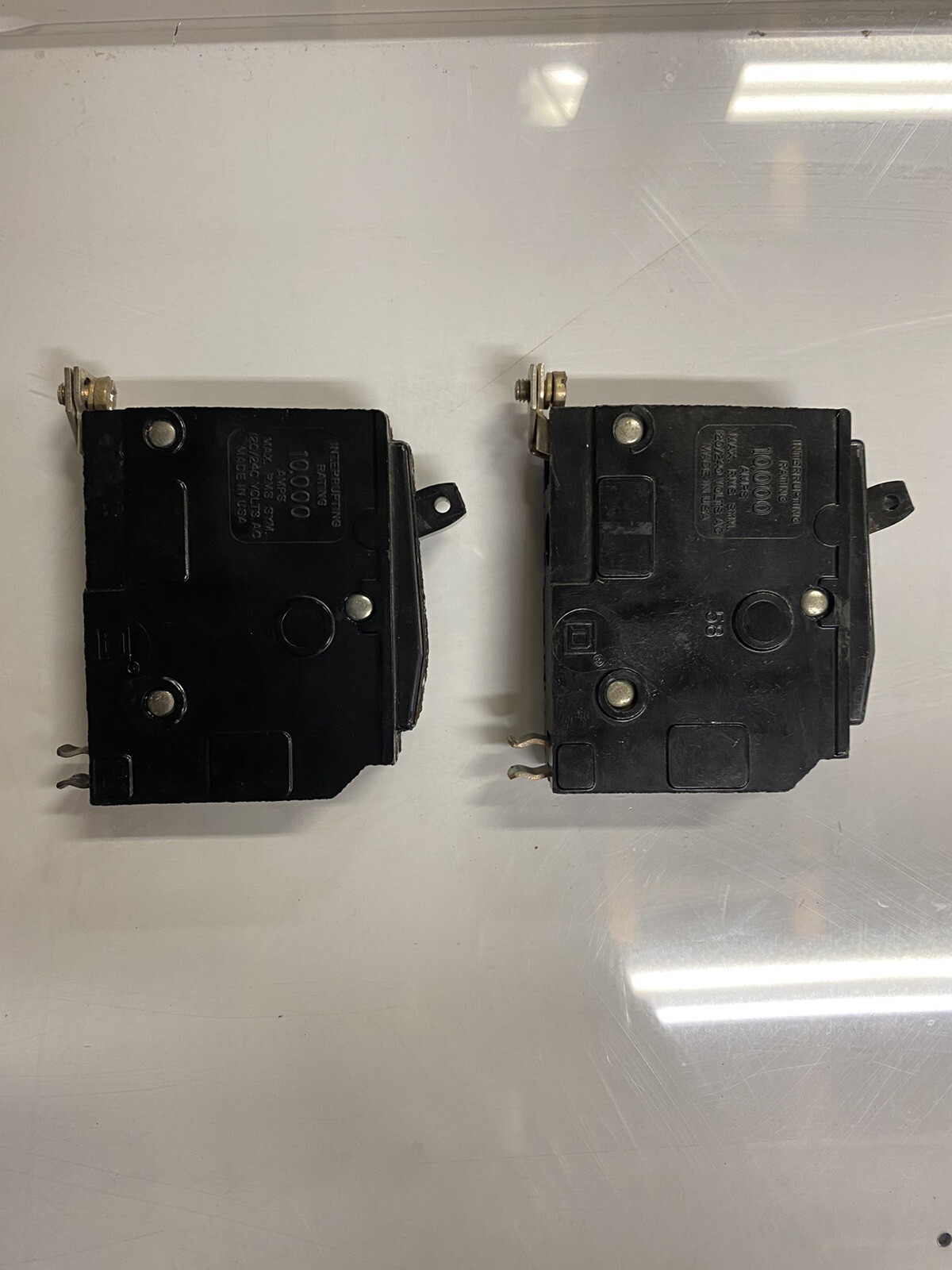Square D QOB120 20 Amp Circuit Breaker 120/240V Black w Trip Window (Lot Of 2)