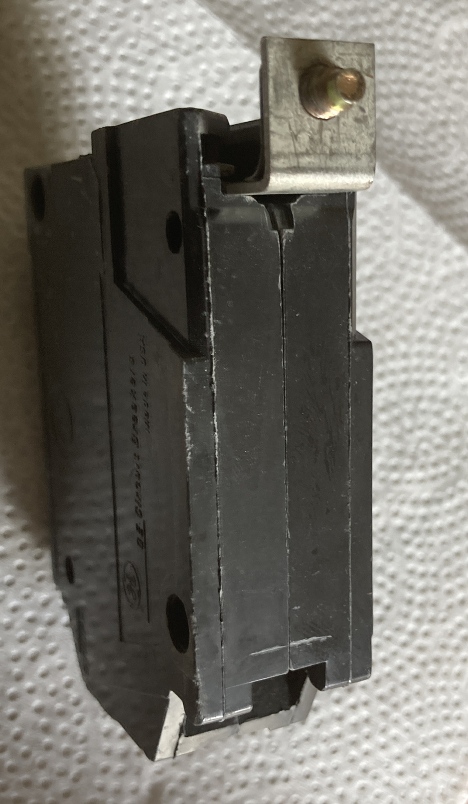 GE THQB1120 CIRCUIT BREAKER 20 AMP 120/240V 1P BOLT ON New Style Take Outs Nice