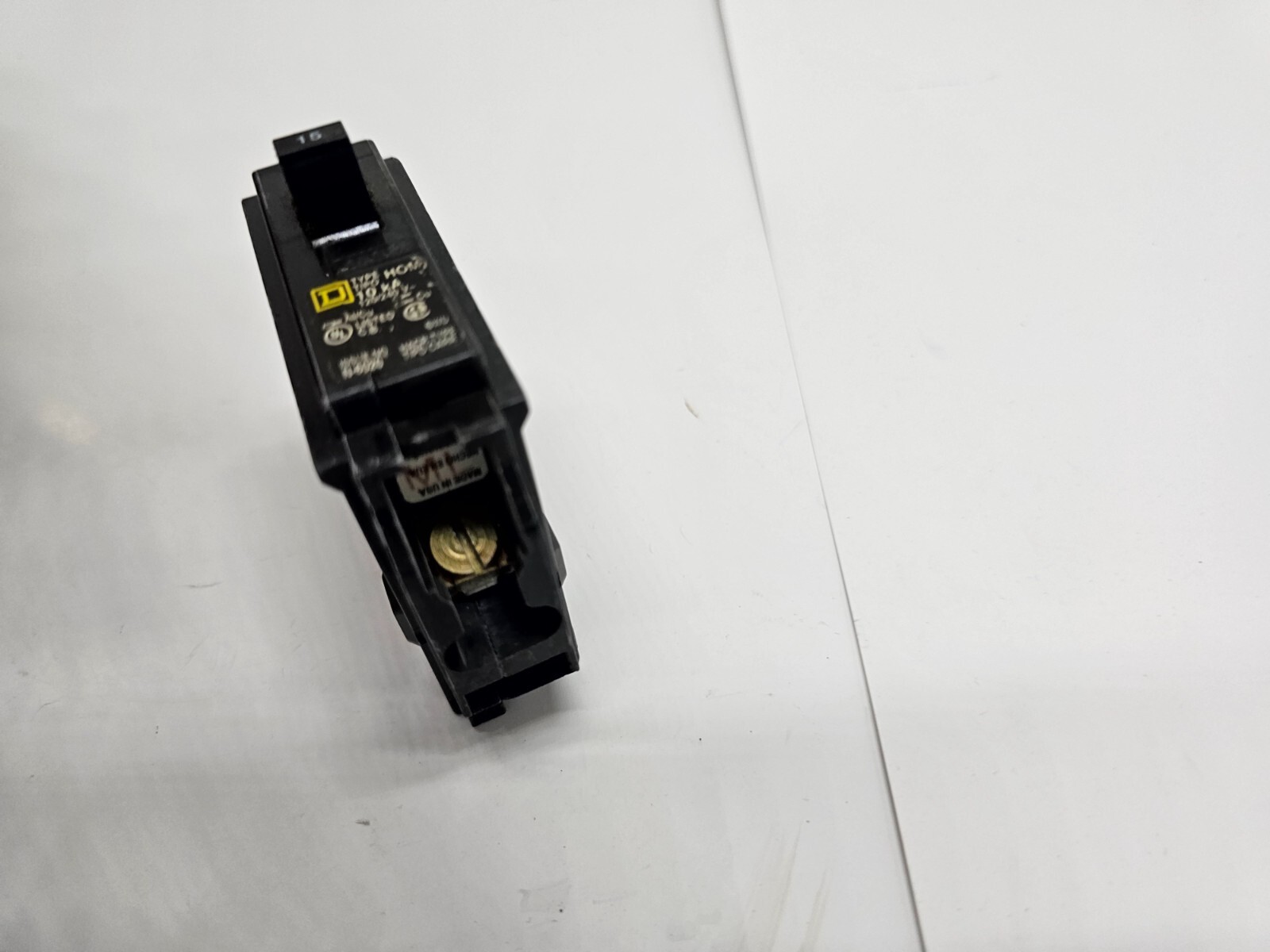 Square D HOM 10KA 120/240V 50/60 Hz Single Pole 15 Amp Circuit Breaker N-6020