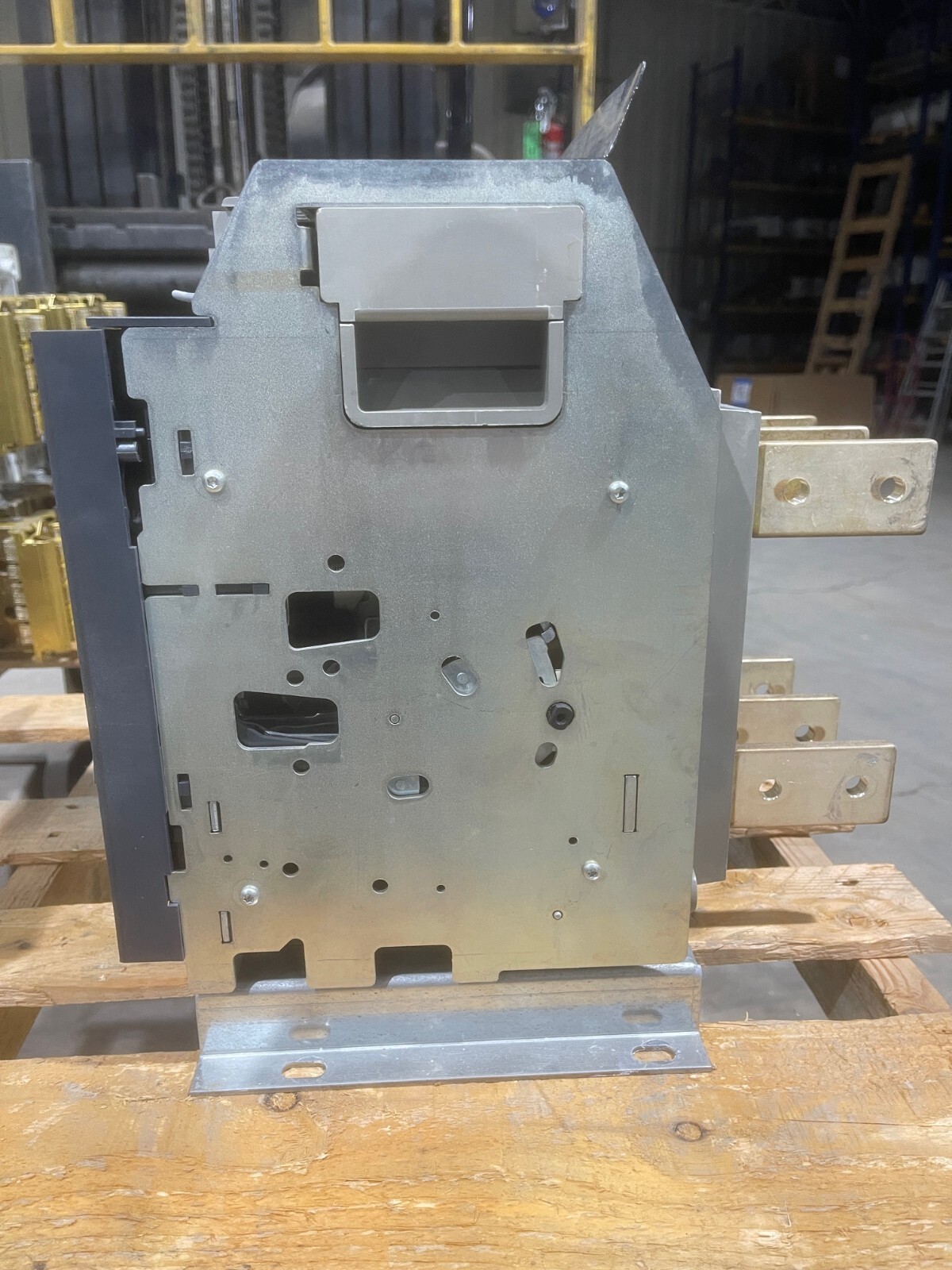 Square D Masterpact NT08L1 3 Pole 800 Amp Circuit BreakerMicrologic LSI NT08