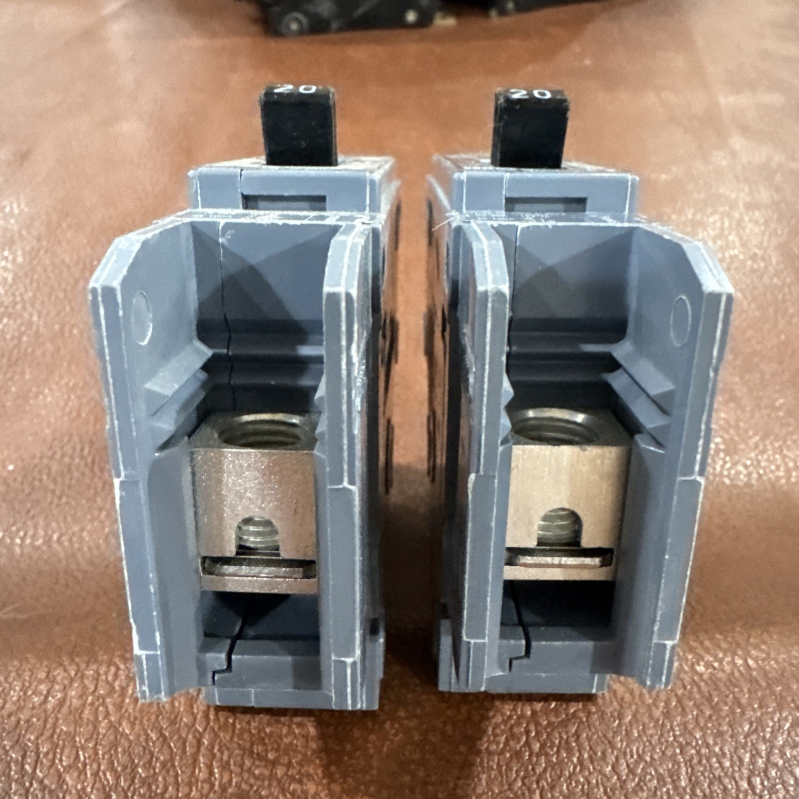 Lot of 2 Siemens BQD120 Molded Case Circuit Breaker 277 VAC 20A 1P 14 kA