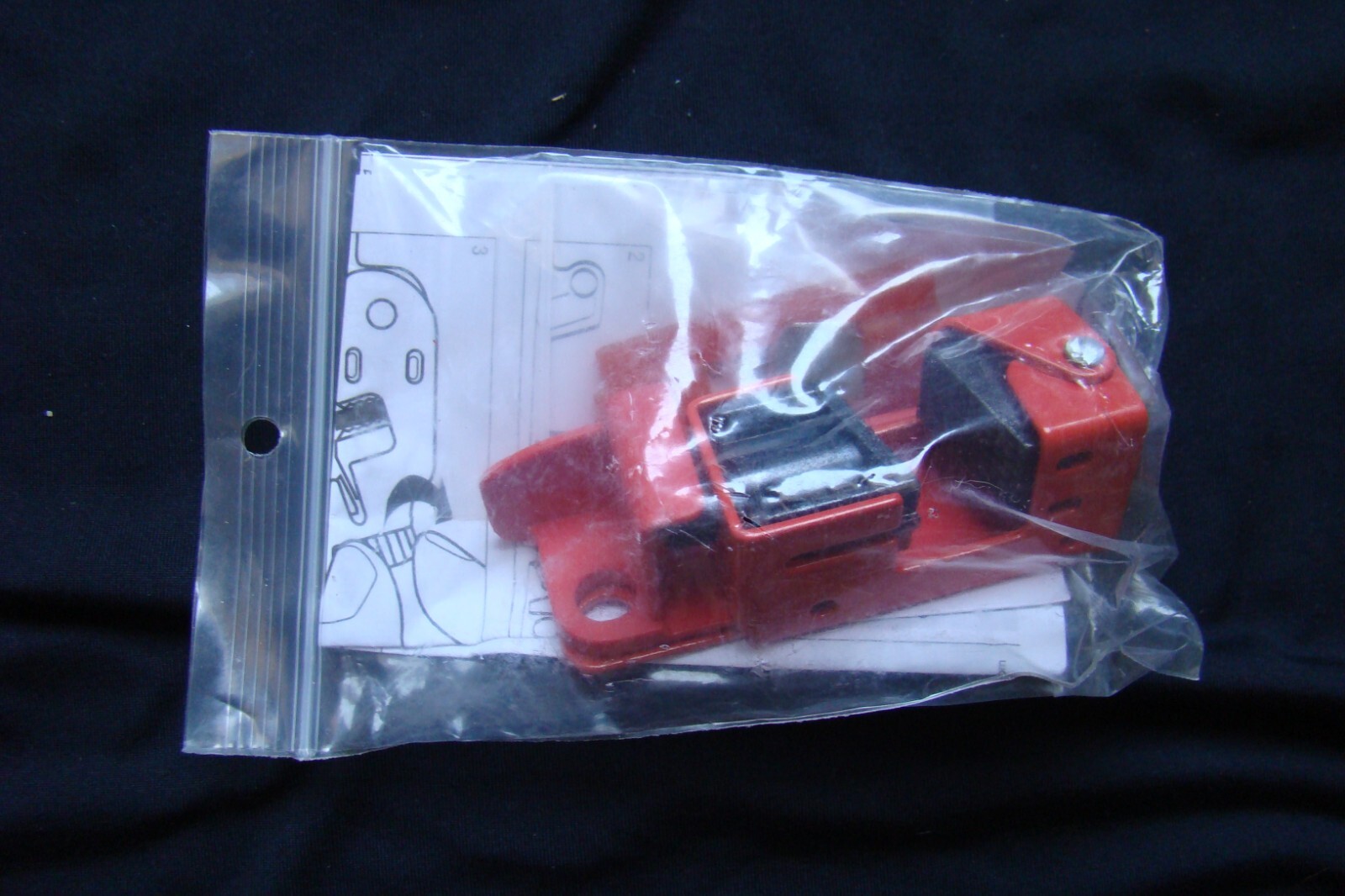 Master Lock 491B Grip Tight Circuit Breaker Lockout – Fast Shipping