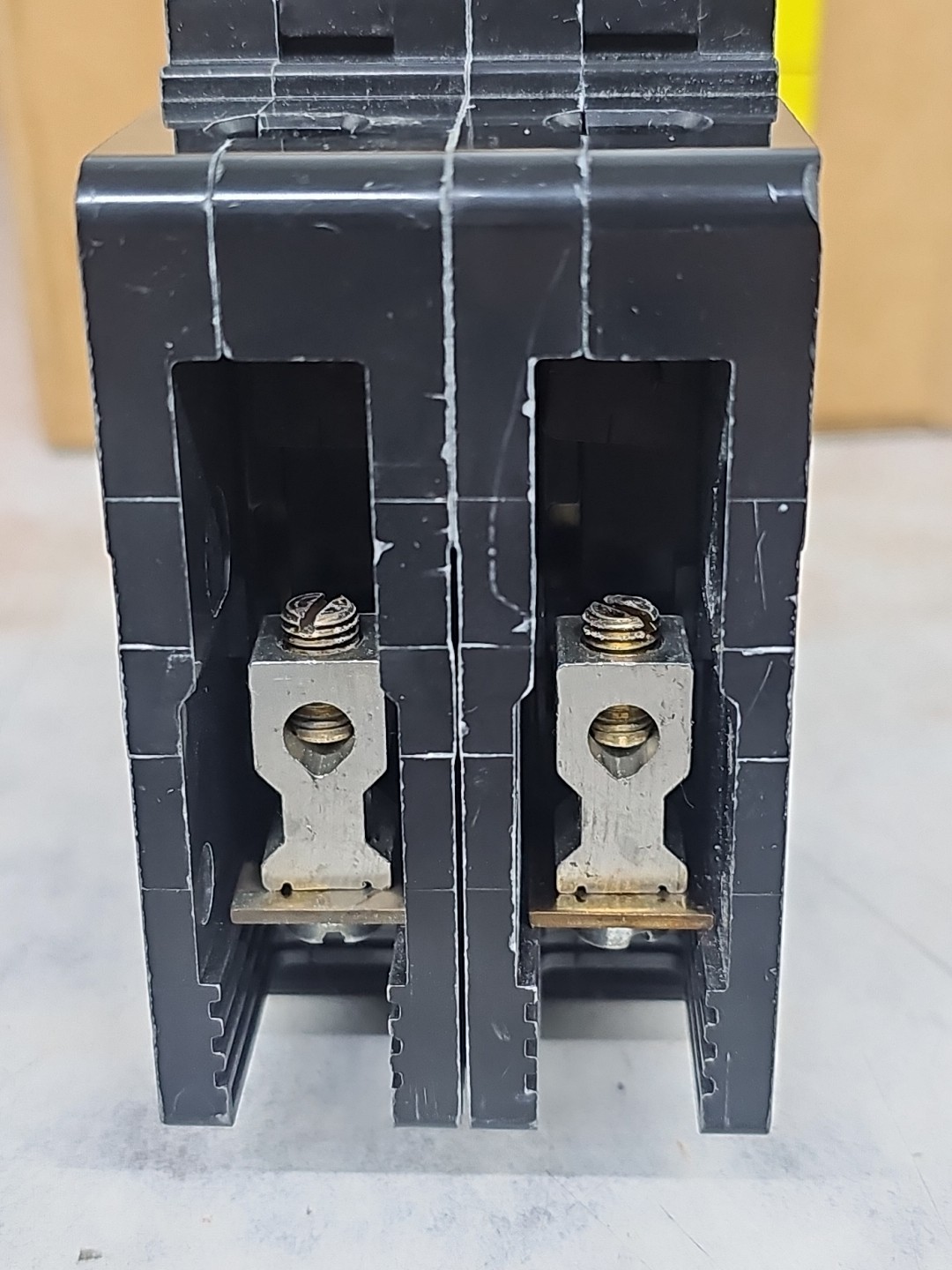 Square D EDB24025 2 Pole 25 Amp 480Y/277V Circuit Breaker NOS