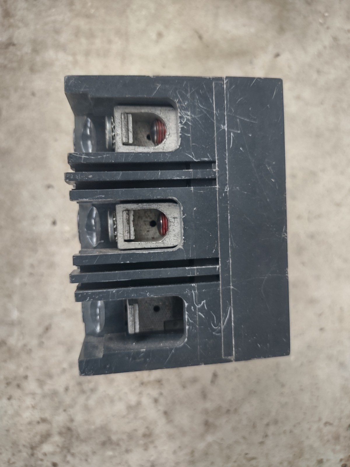 GE Hi-Break THED136100 100A 3-Pole Circuit Breaker Type T 600VAC/250VDC