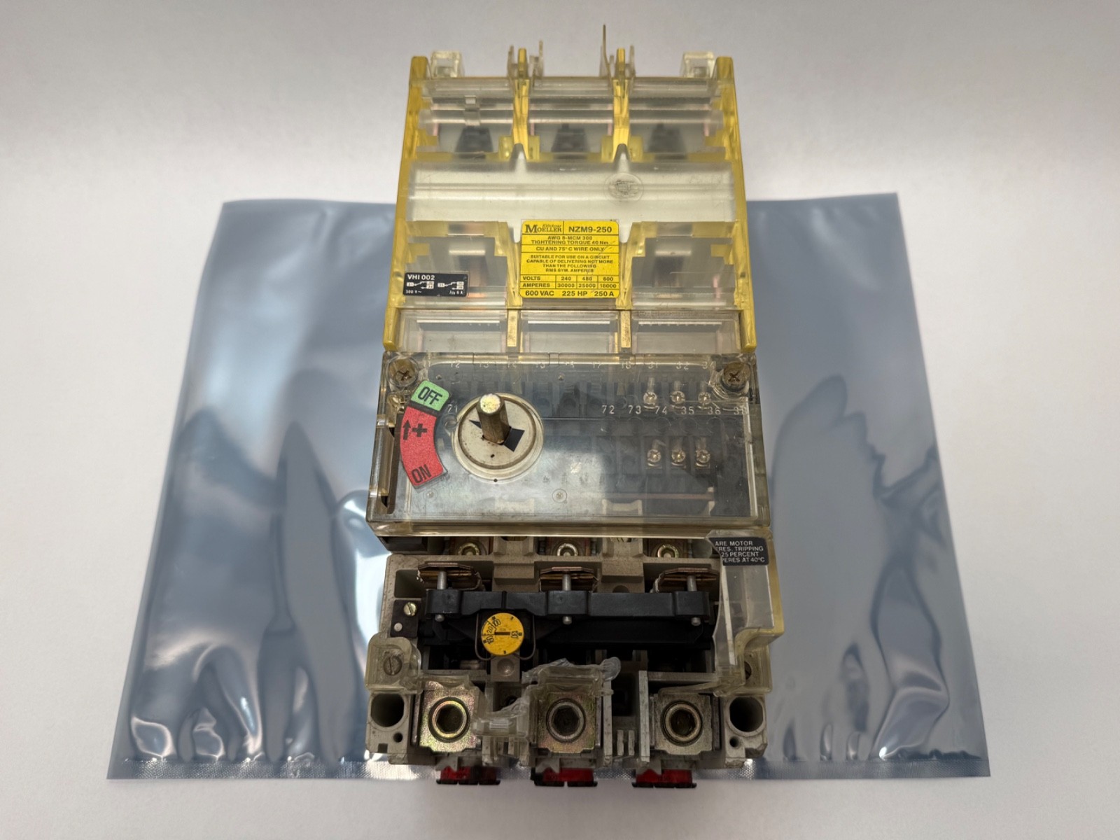 Moeller NZM9-250 Circuit Breaker 600VAC 225HP 250A 3Pole