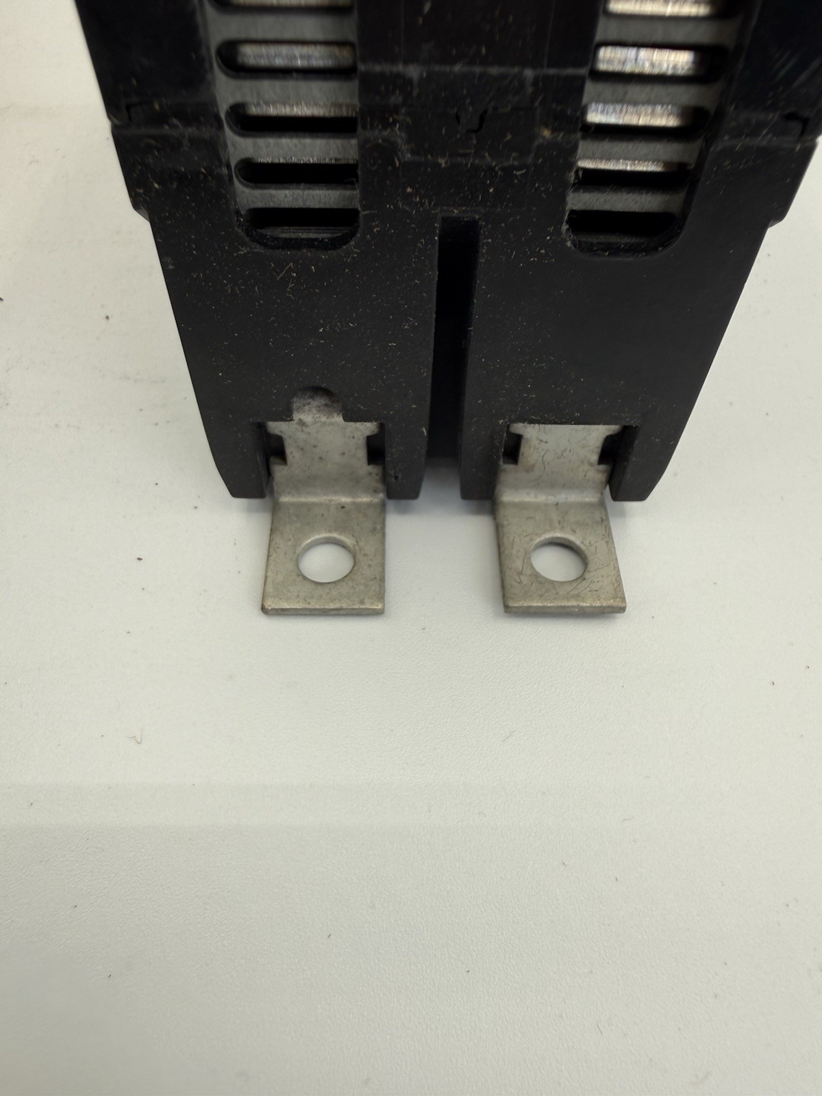 NEW Eaton GHB2040 Circuit Breaker 2 Pole 40 Amp 277/480 Volt 14kA@480V Bolt On