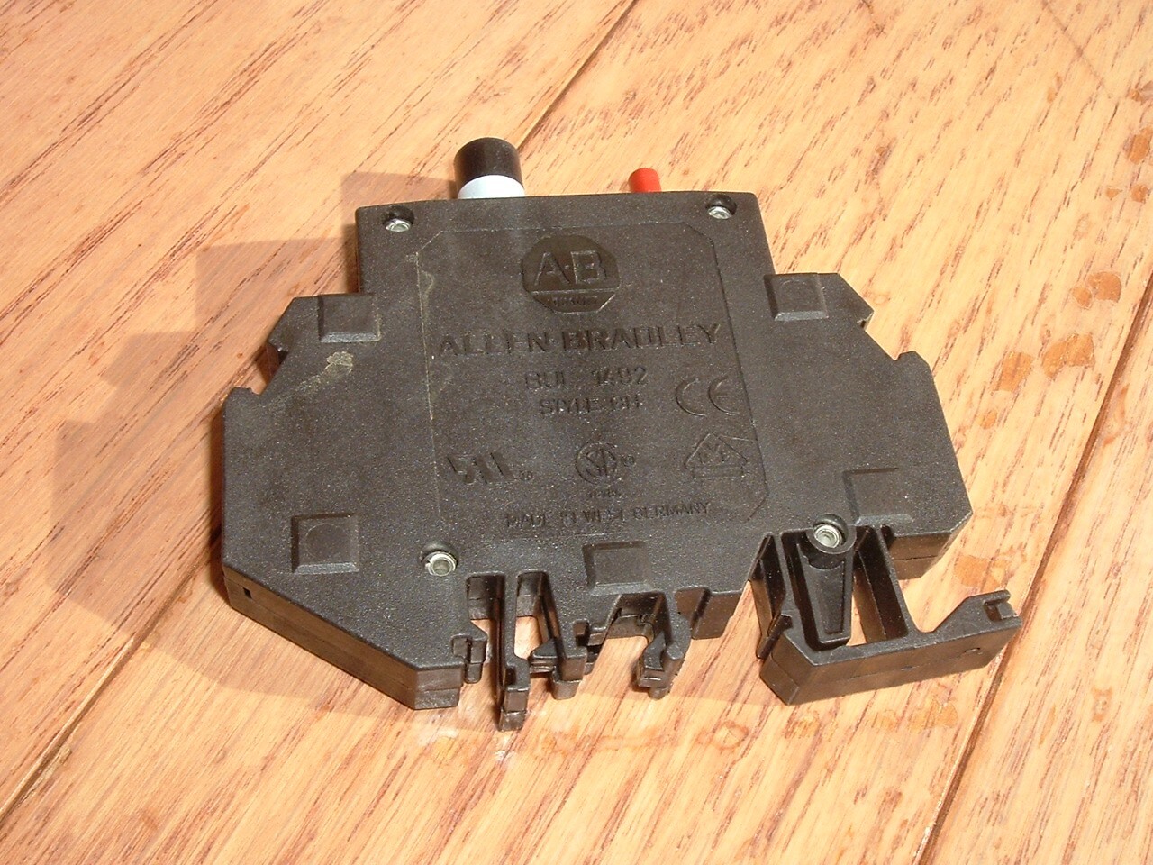 Allen Bradley(AB) 1492-GH150 ser.B Push Button DIN Rail 15A Circuit Breaker NEW!