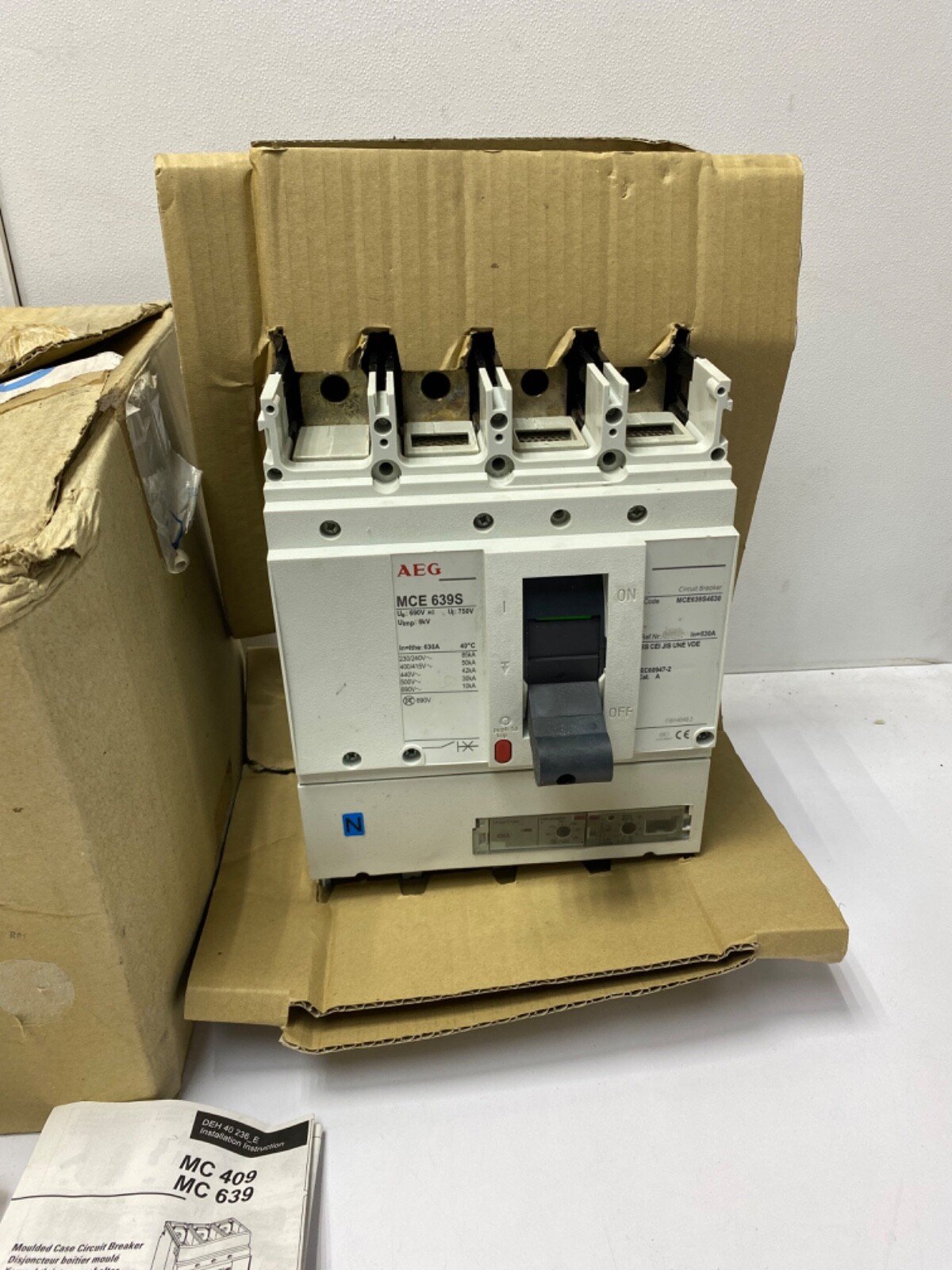 AEG circuit breaker MCE 639S MCE639S4630 / 4 Pole 630A
