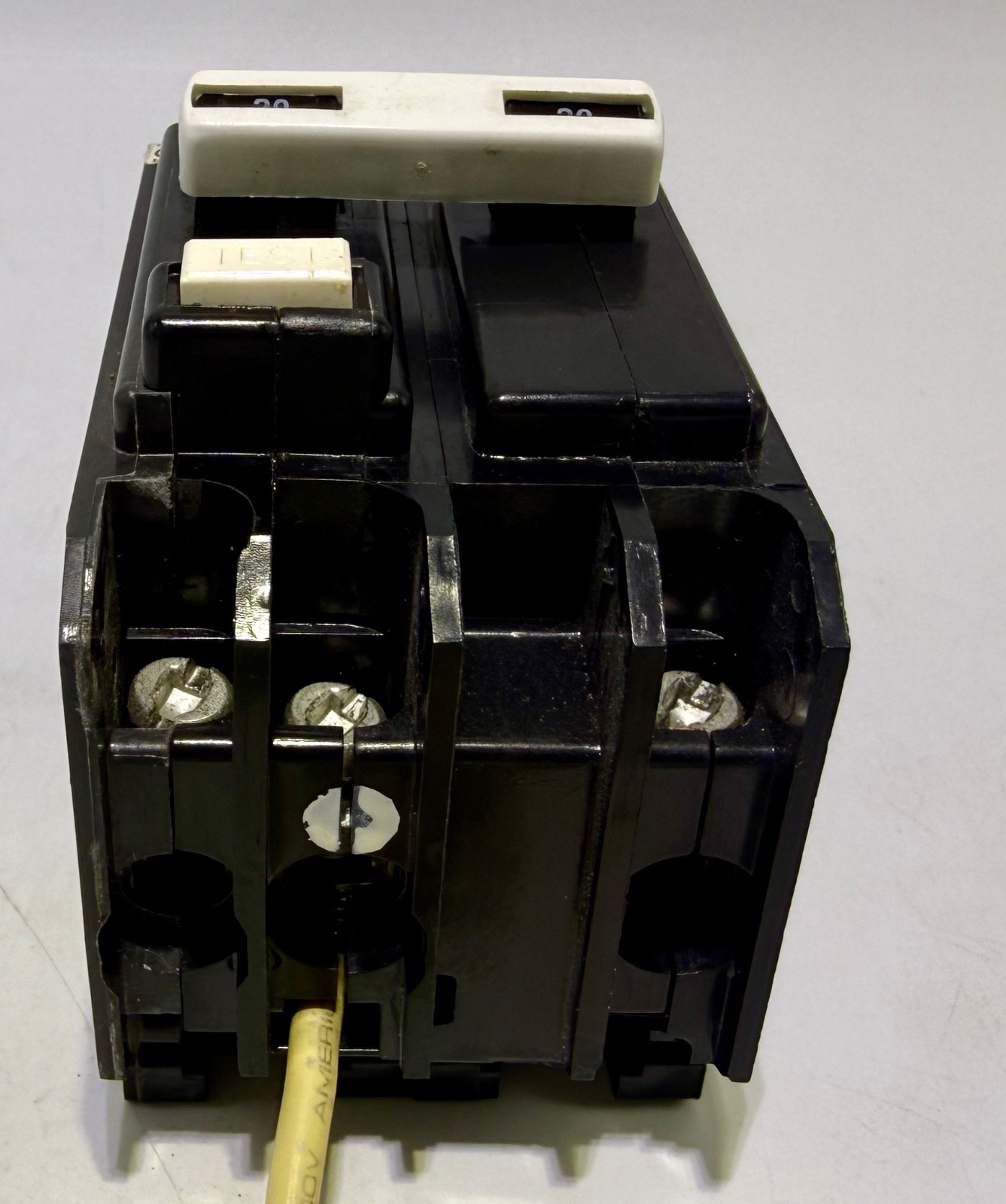Eaton GFTCB220