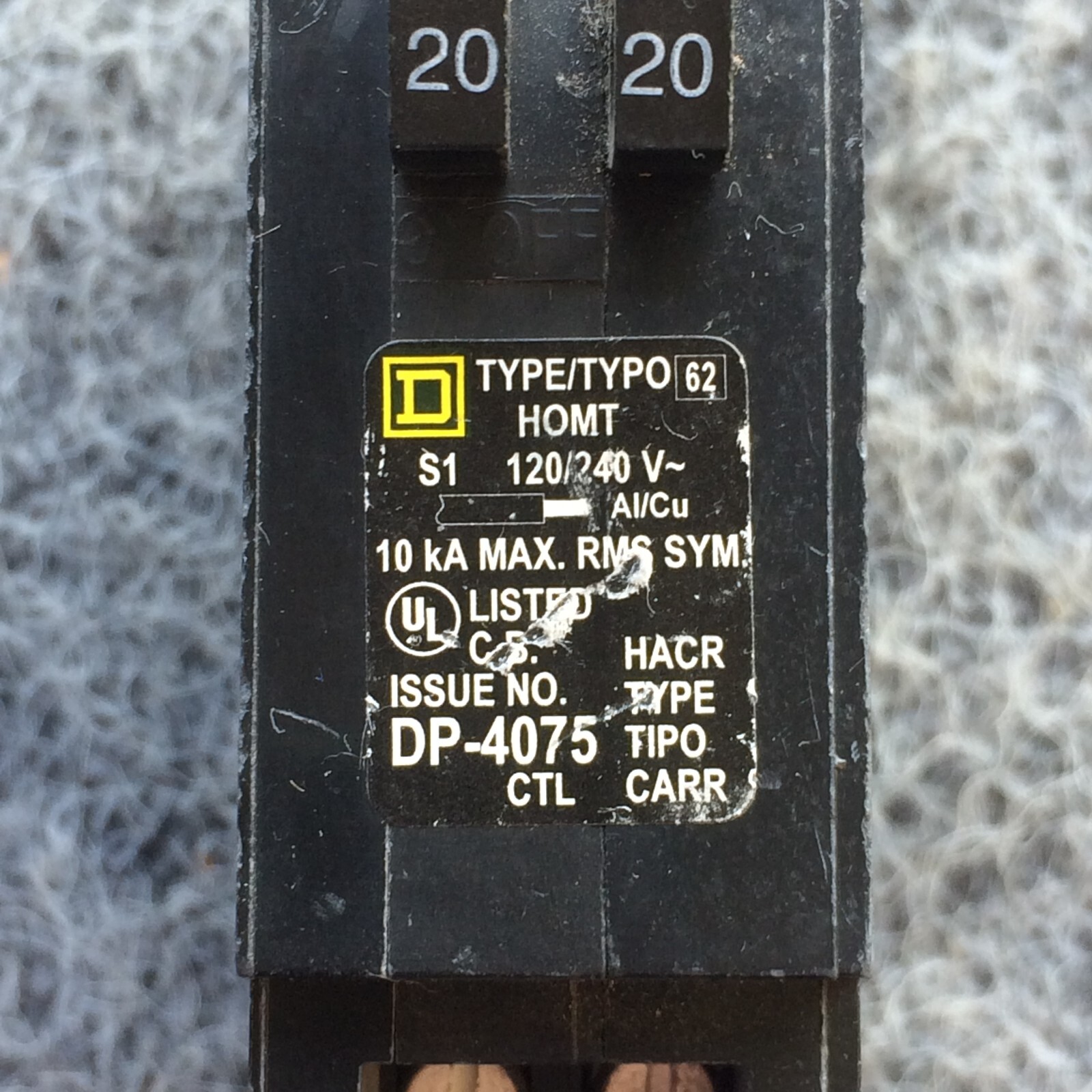 HOMT2020 / Square D Twin 20/20 1 Pole Tandem Circuit Breaker