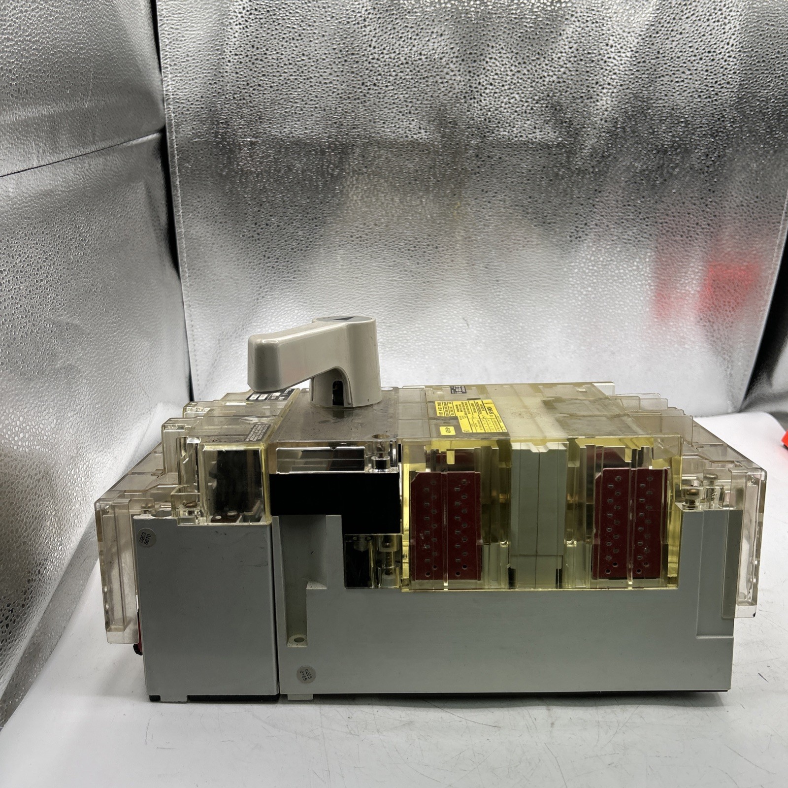 Klockner-Moeller NZM9-250 ZM9-250-CNA 200-250A 225hp 600V Breaker Rear Shaft