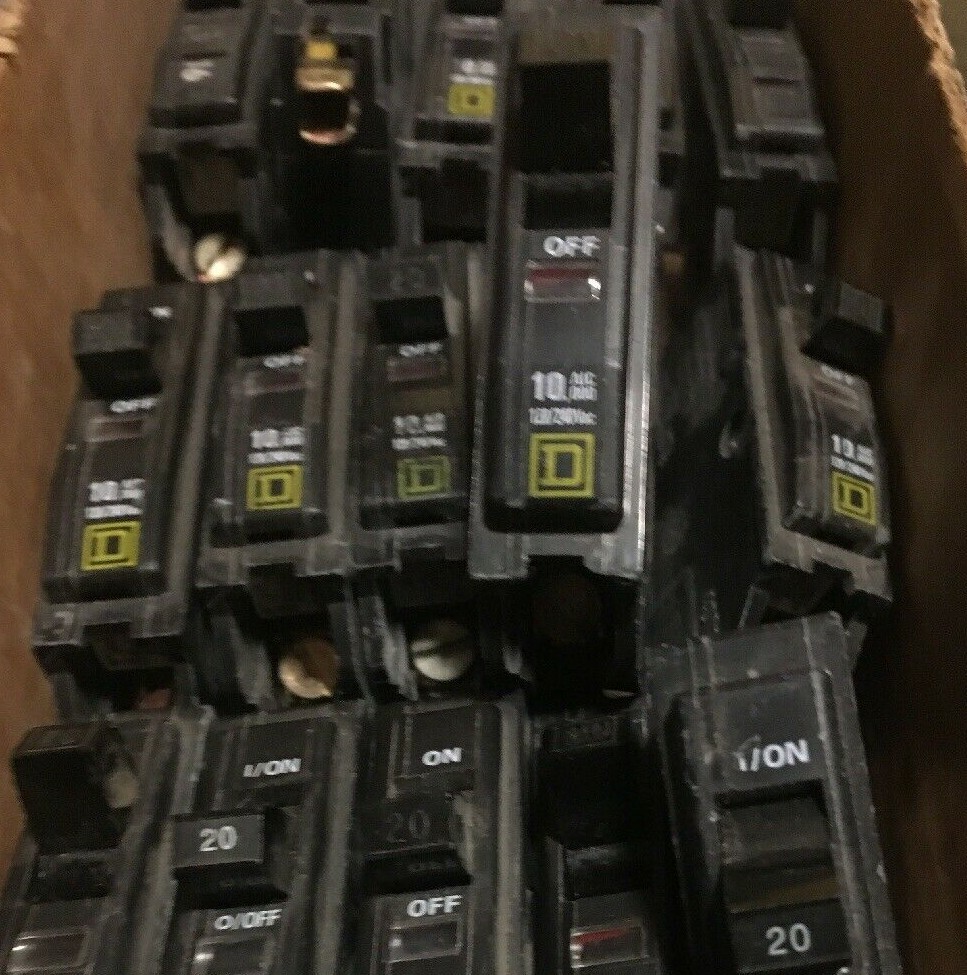 Lot of Two (2ct) Square D QOB120 20 Amp 1 Pole 10kA w Bolt-on Screws Yellow “D”