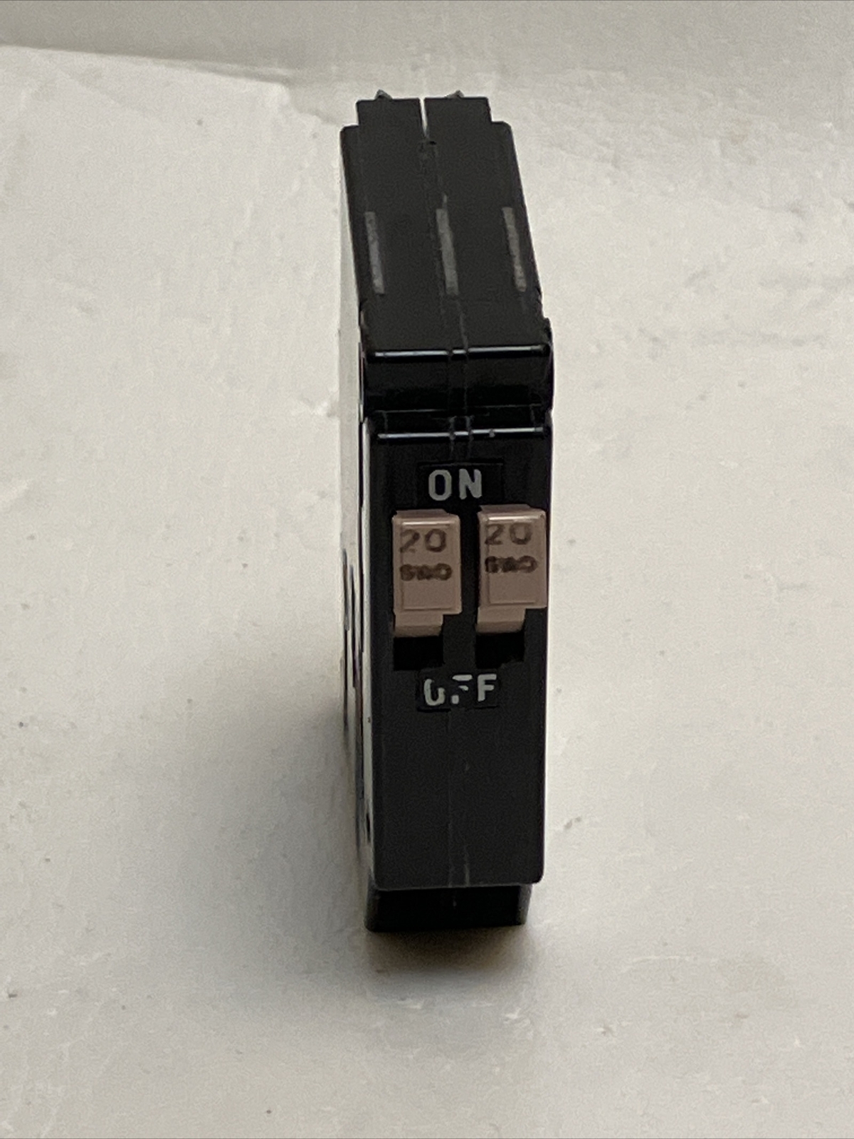 Eaton CHT2020 Circuit Breaker Twin TANDEM (Two 1 pole) CH2020 Used