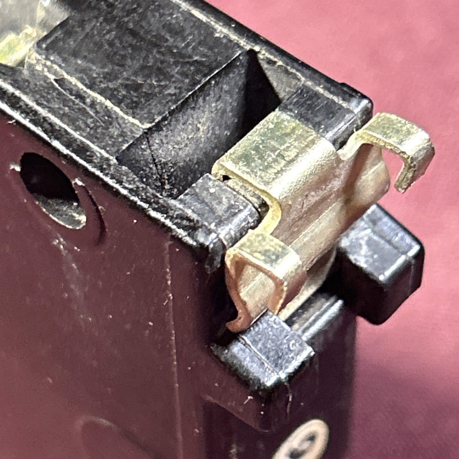 Cutler-Hammer CH120 20 Amp Eaton CH circuit breakers Black