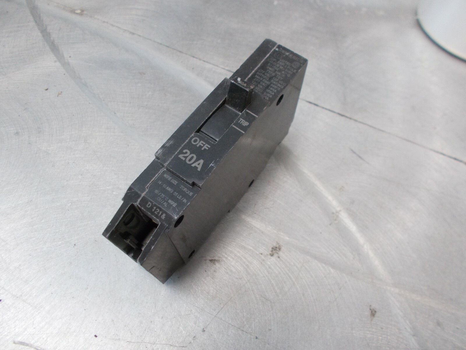 CB8) NOS GE General Electric E11592 20 Amp Breaker