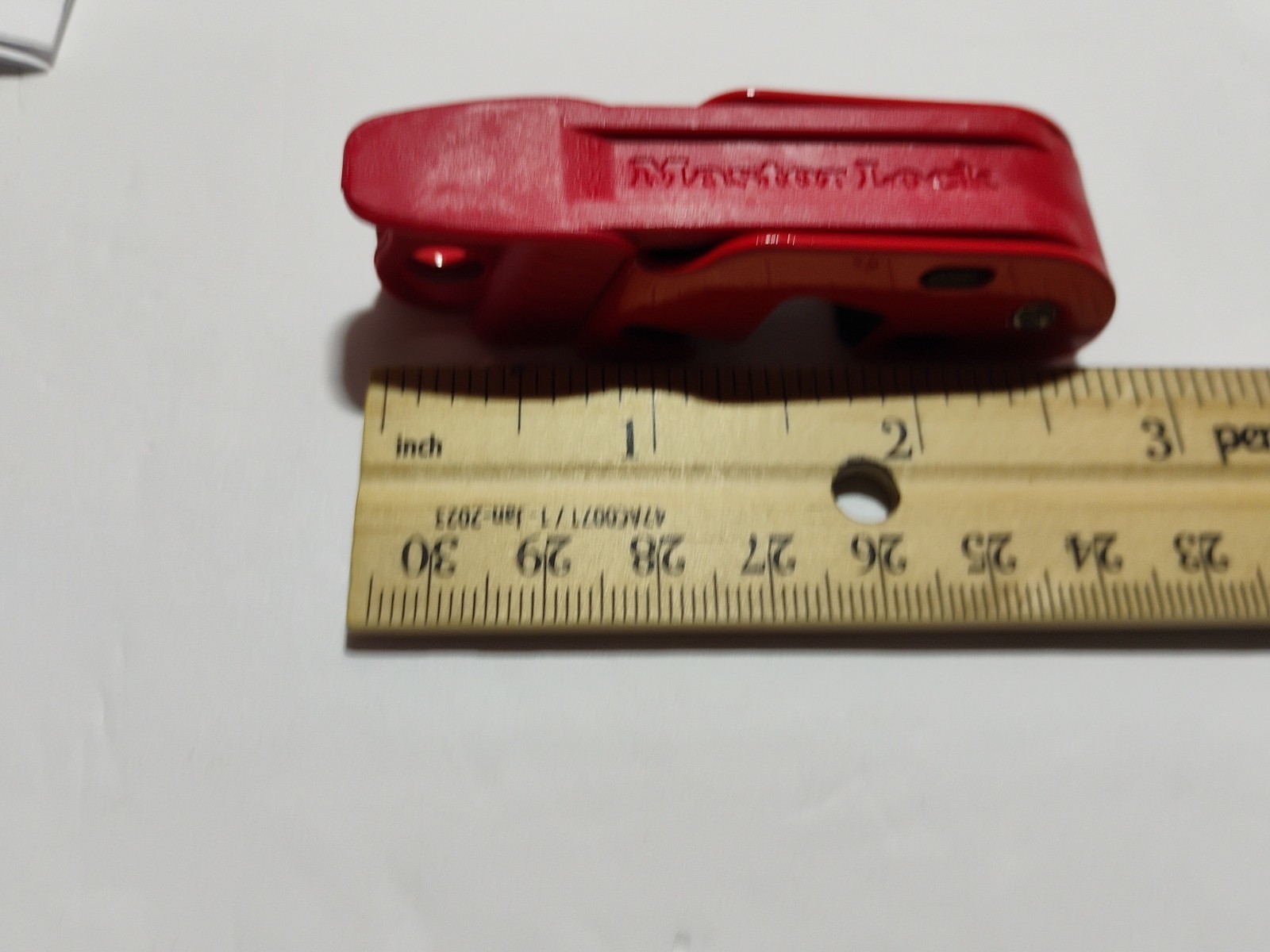 Master Lock 493B Grip Tight Circuit Breaker Lockout Tagout Standard Toggle