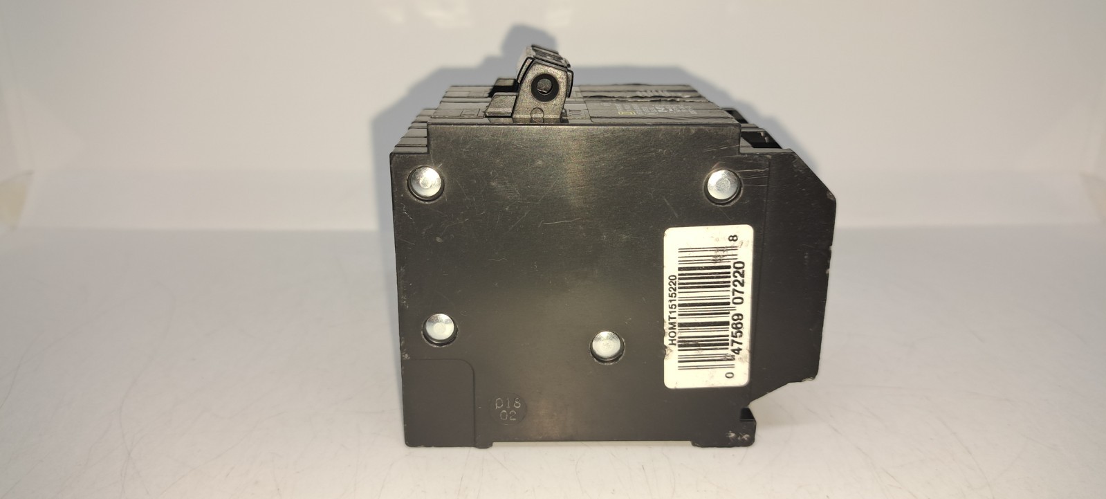 Square D HOMT1515220 2 1 Pole 15 Amp 1 2 Pole 20 Amp Non-Common Breaker NEW Flaw
