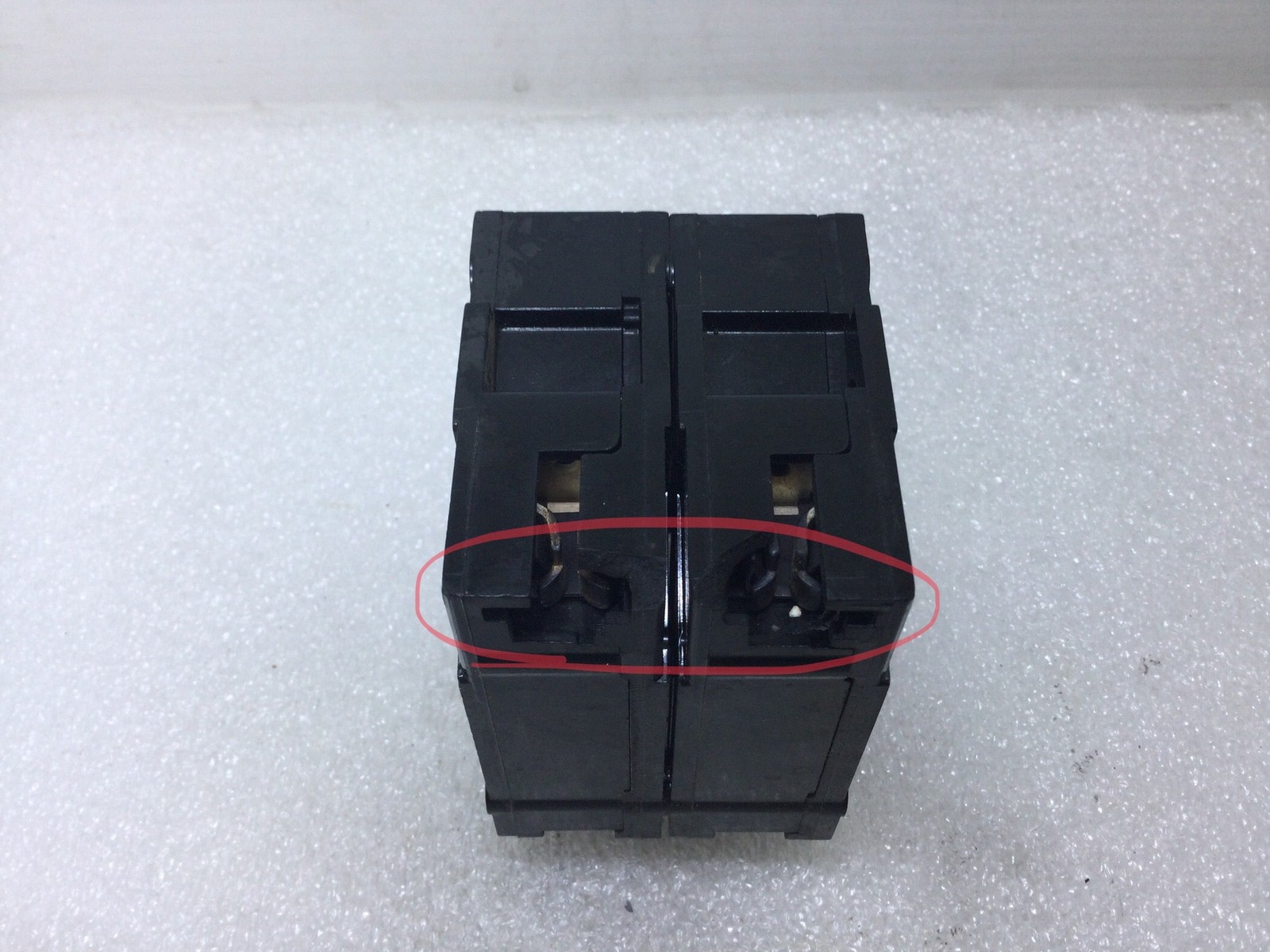 General Electric TQL2120 20 Amp 2 Pole 120/240V Type TQL Breaker – Cosmetic Flaw